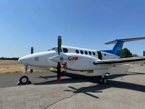 Exterior view of a 1979 Beechcraft king air 200.