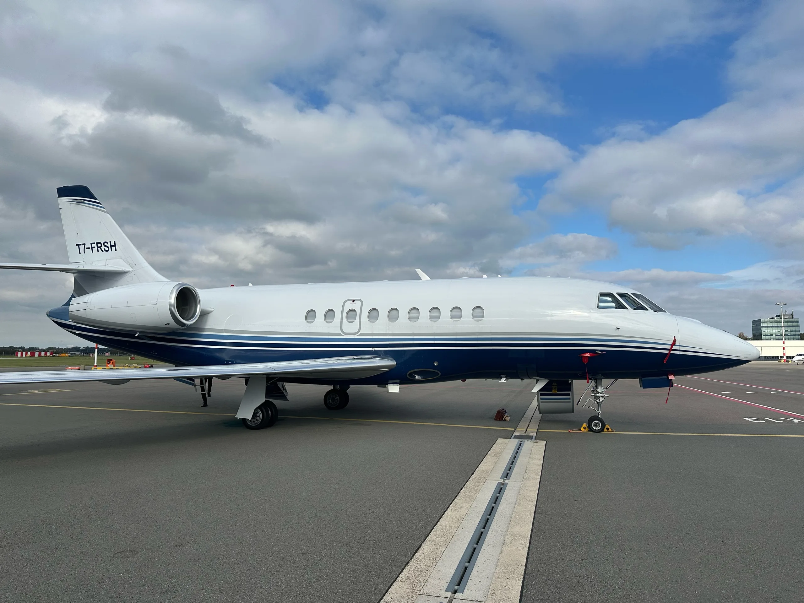 Exterior view of a 2019 Dassault Falcon 2000LXS.