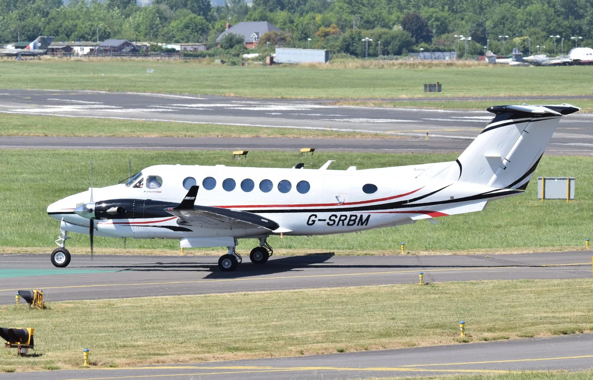 Exterior view of a 2016 Beechcraft King Air 350i.
