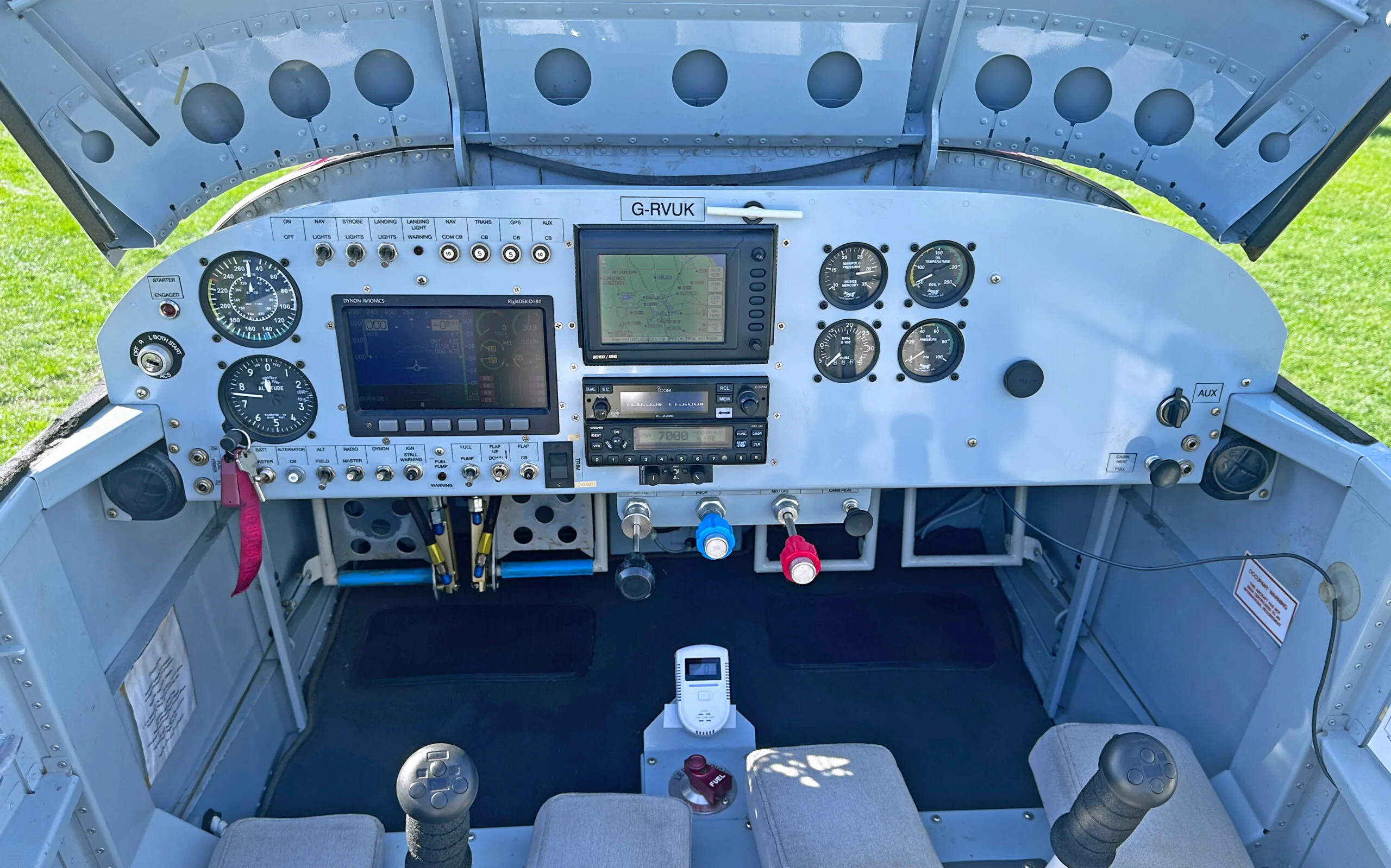 Cockpit and instrument panel of a 2007 Vans RV-7.