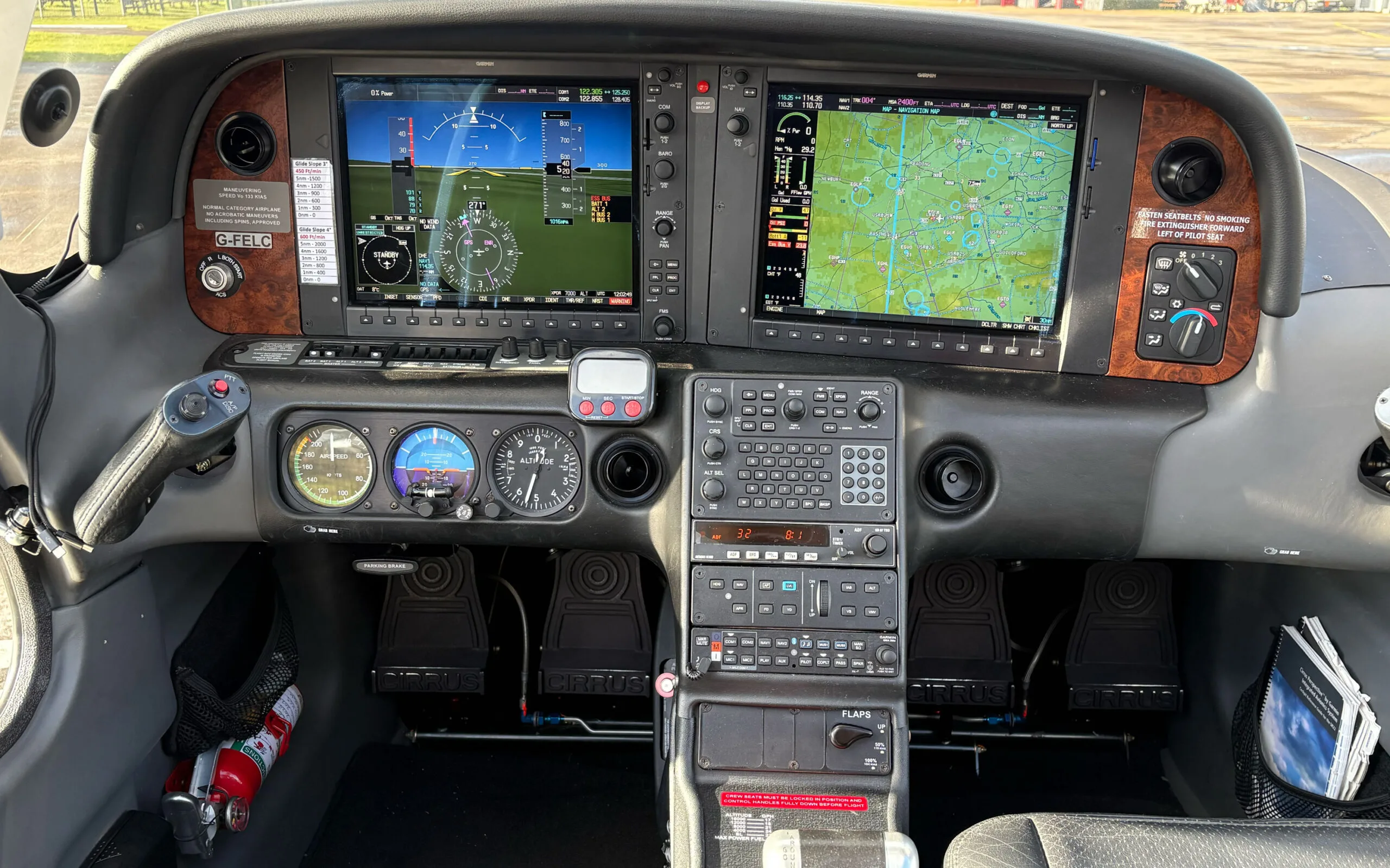 Avionics suite of a 2008 Cirrus SR22 GTS G3 £335,000 VAT PAID - CK Aviation.