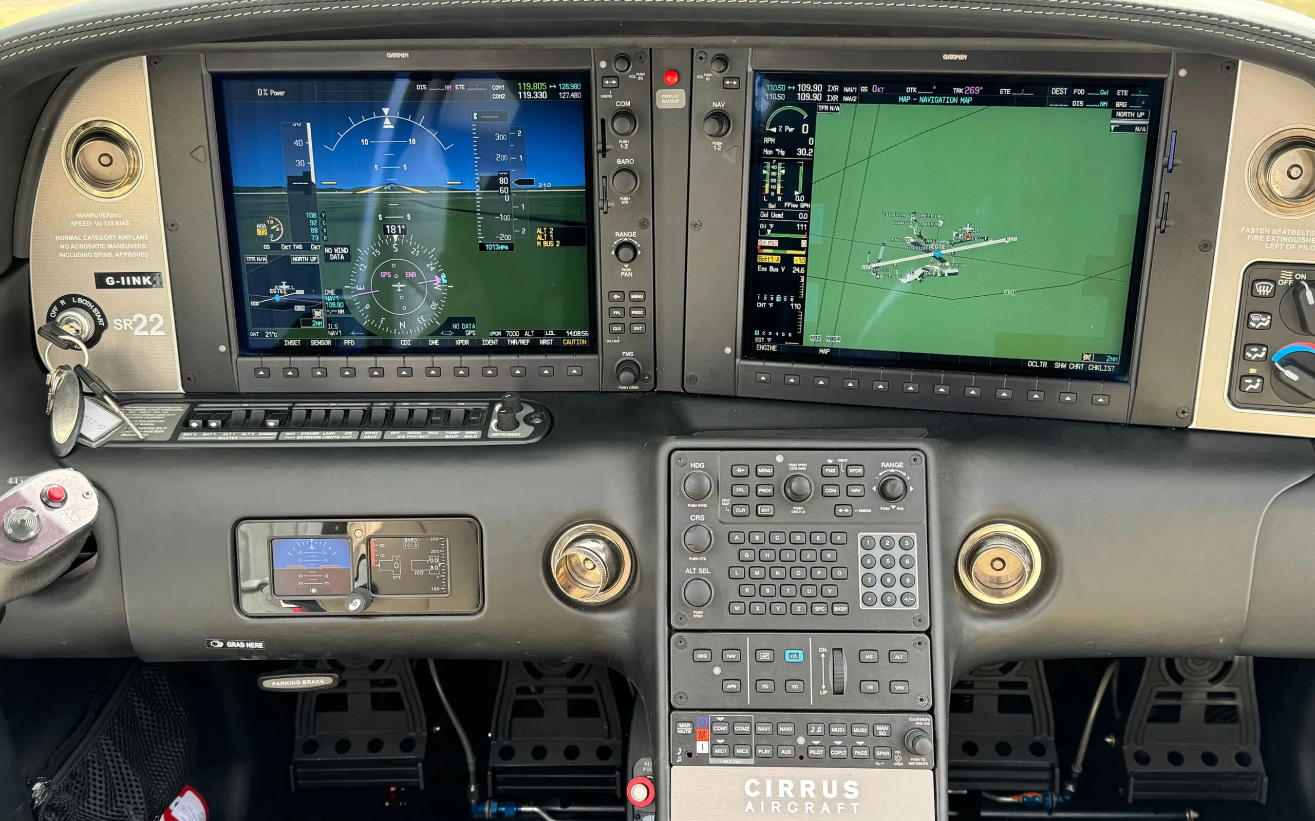 Avionics suite of a 2015 Cirrus SR22 GTS G5 £469,000 VAT PAID - CK Aviation.