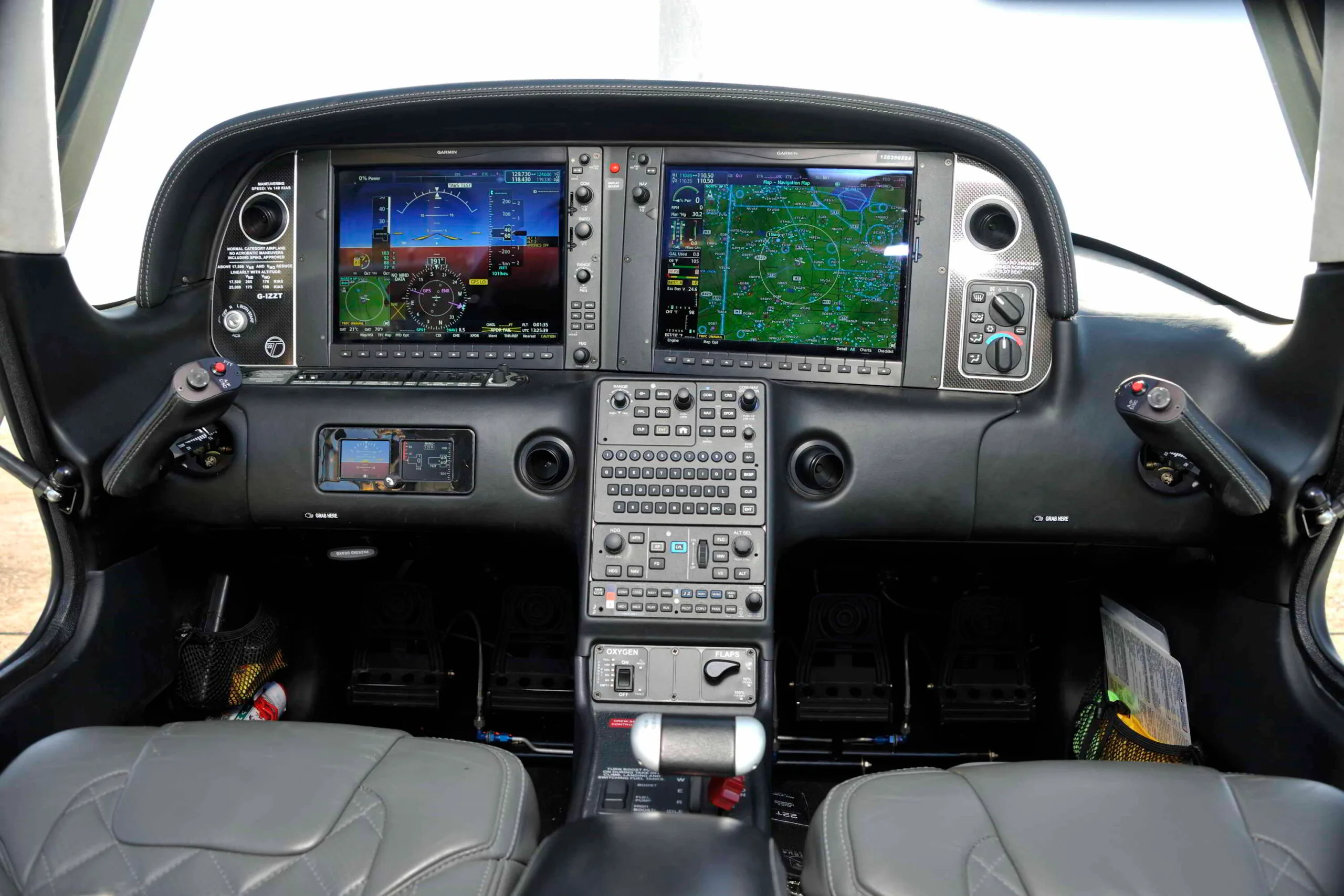 Avionics suite of a 2018 Cirrus SR22T GTS G6 FIKI.