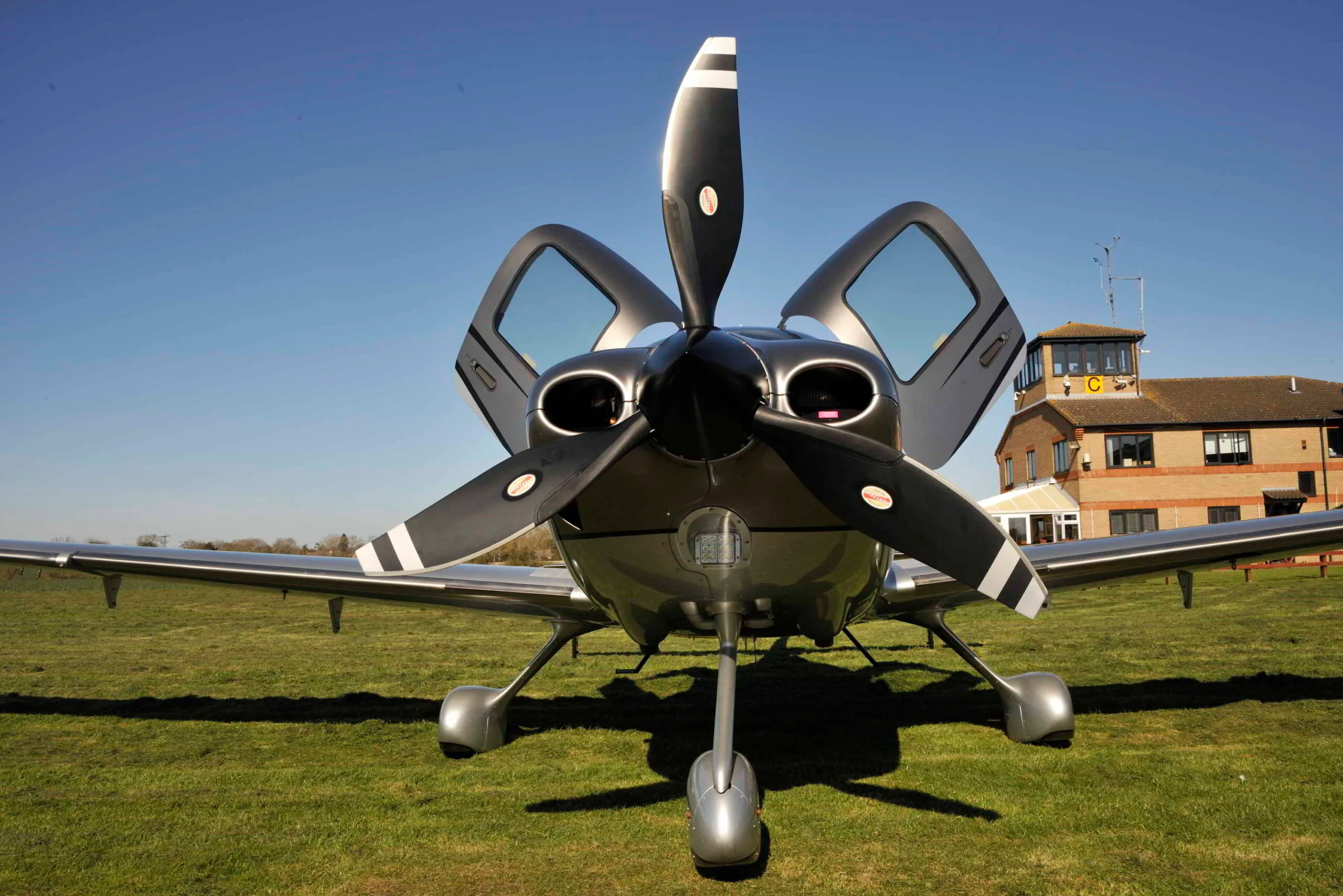 Exterior view of a 2018 Cirrus SR22T GTS G6 FIKI, G-IZZT.