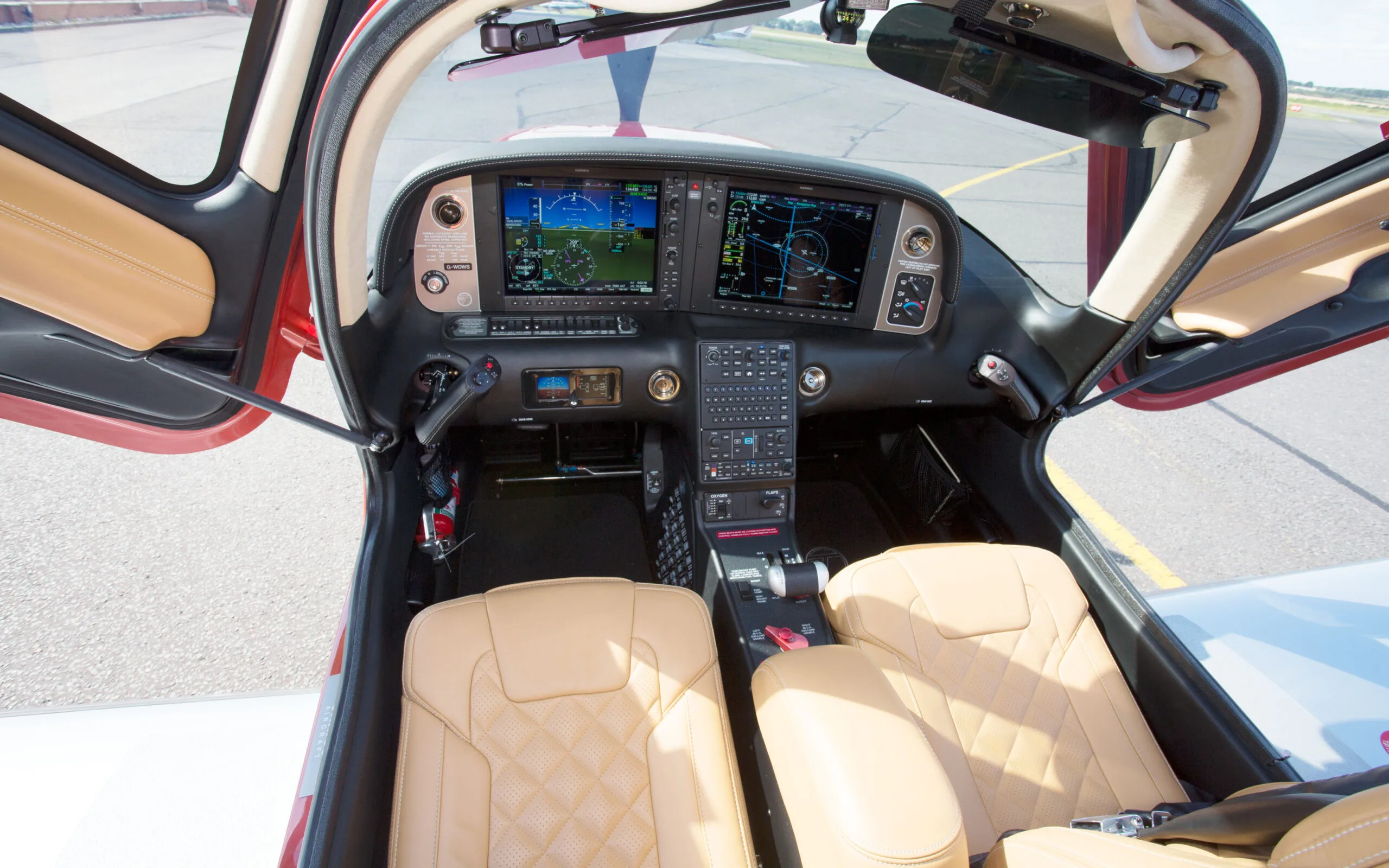 Cockpit and instrument panel of a 2018 Cirrus SR22T GTS G6 FIKI.