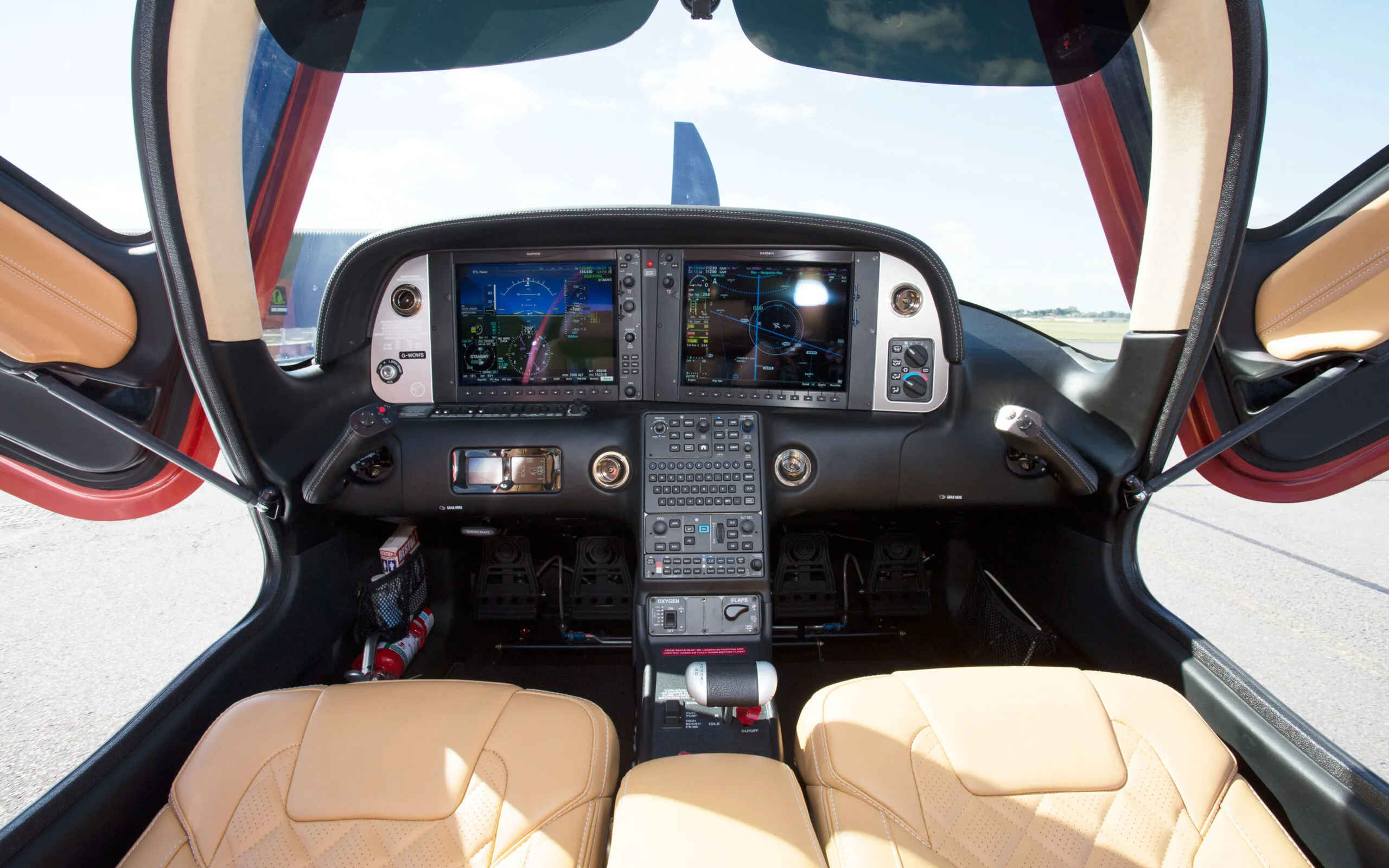 Cockpit and instrument panel of a 2018 Cirrus SR22T GTS G6 FIKI.