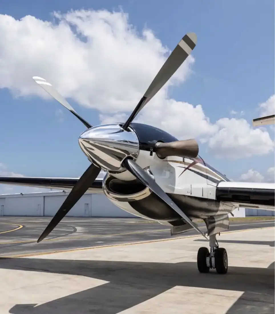 Exterior view of a 1988 Beechcraft king air b200, N61XP.