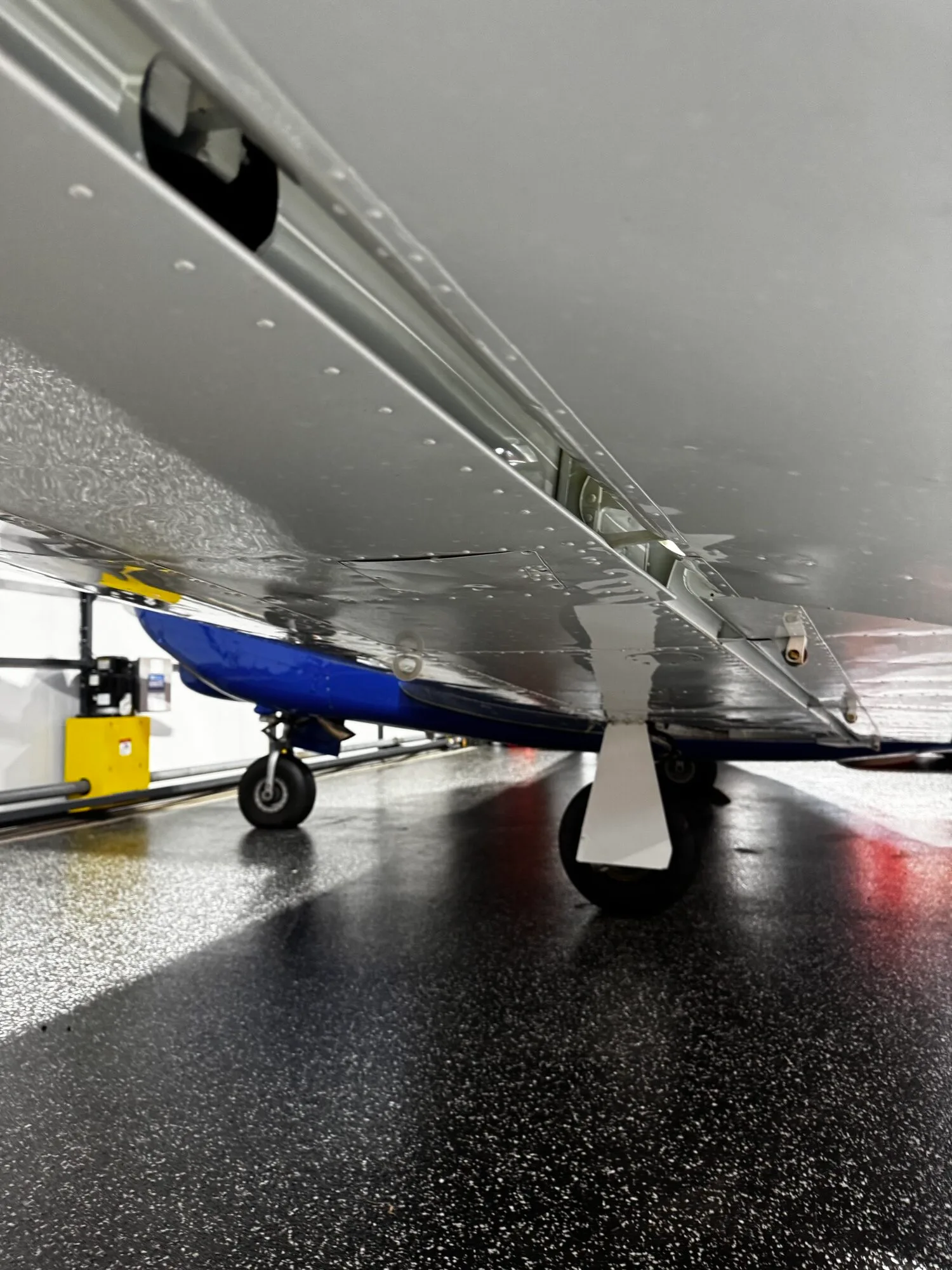 Exterior view of a 1960 Piper COMANCHE PA-24-180 - Canadian Aircraft Sales.