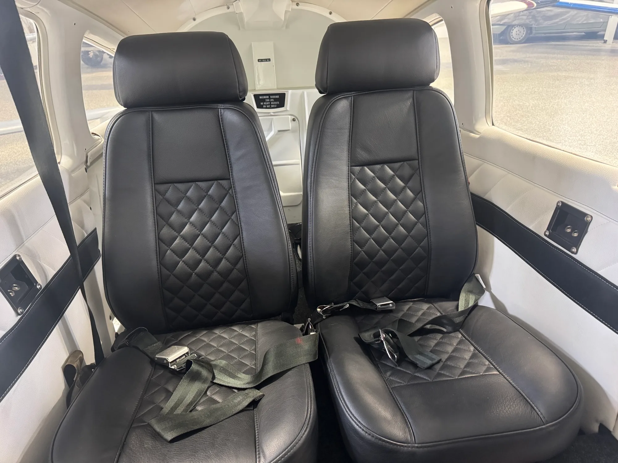 Cabin interior of a 1981 Piper TURBO ARROW IV - Canadian Aircraft Sales.