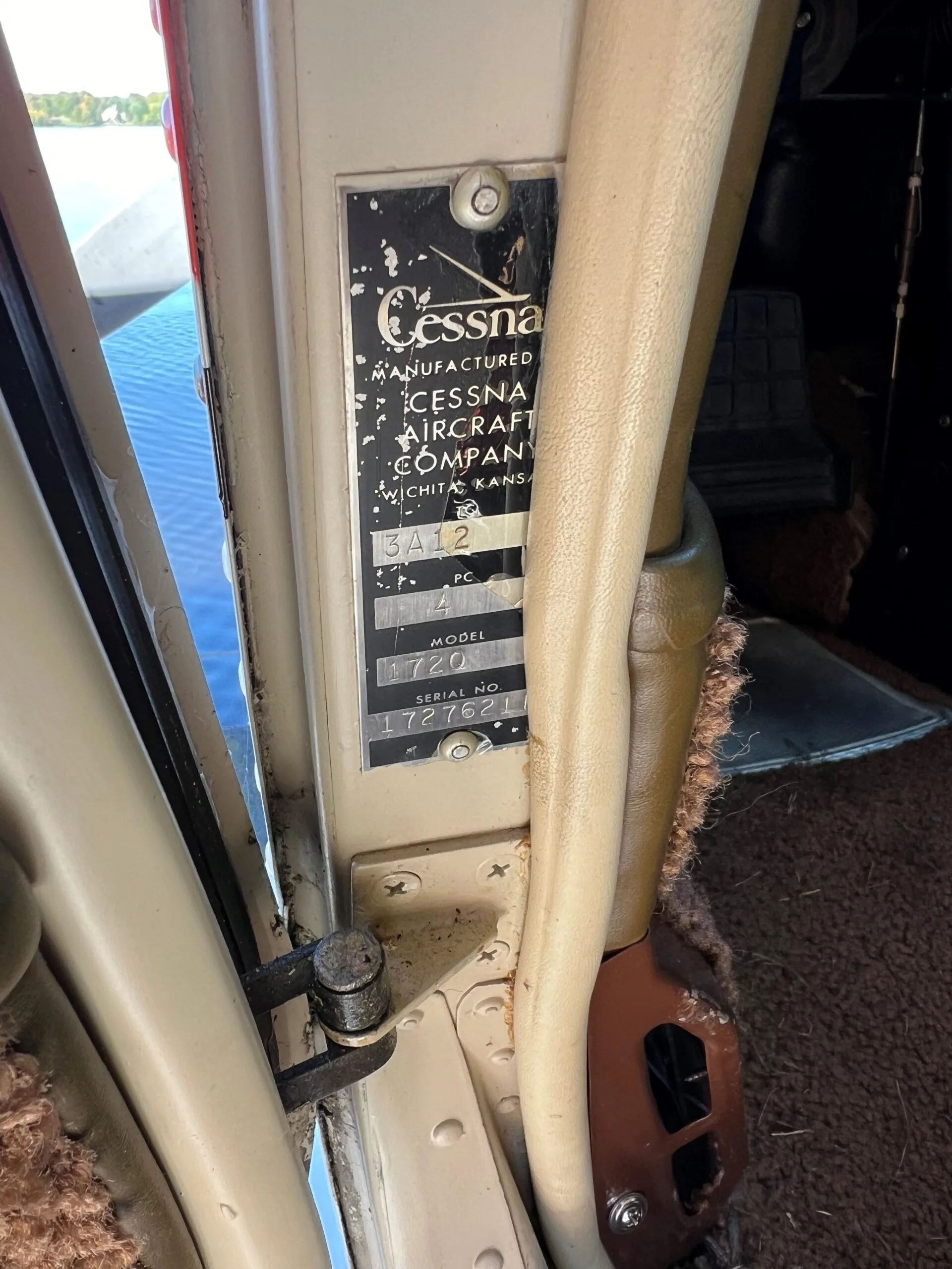 Cabin interior of a 1984 Cessna 172Q-180HP Floatplane - Canadian Aircraft Sales.