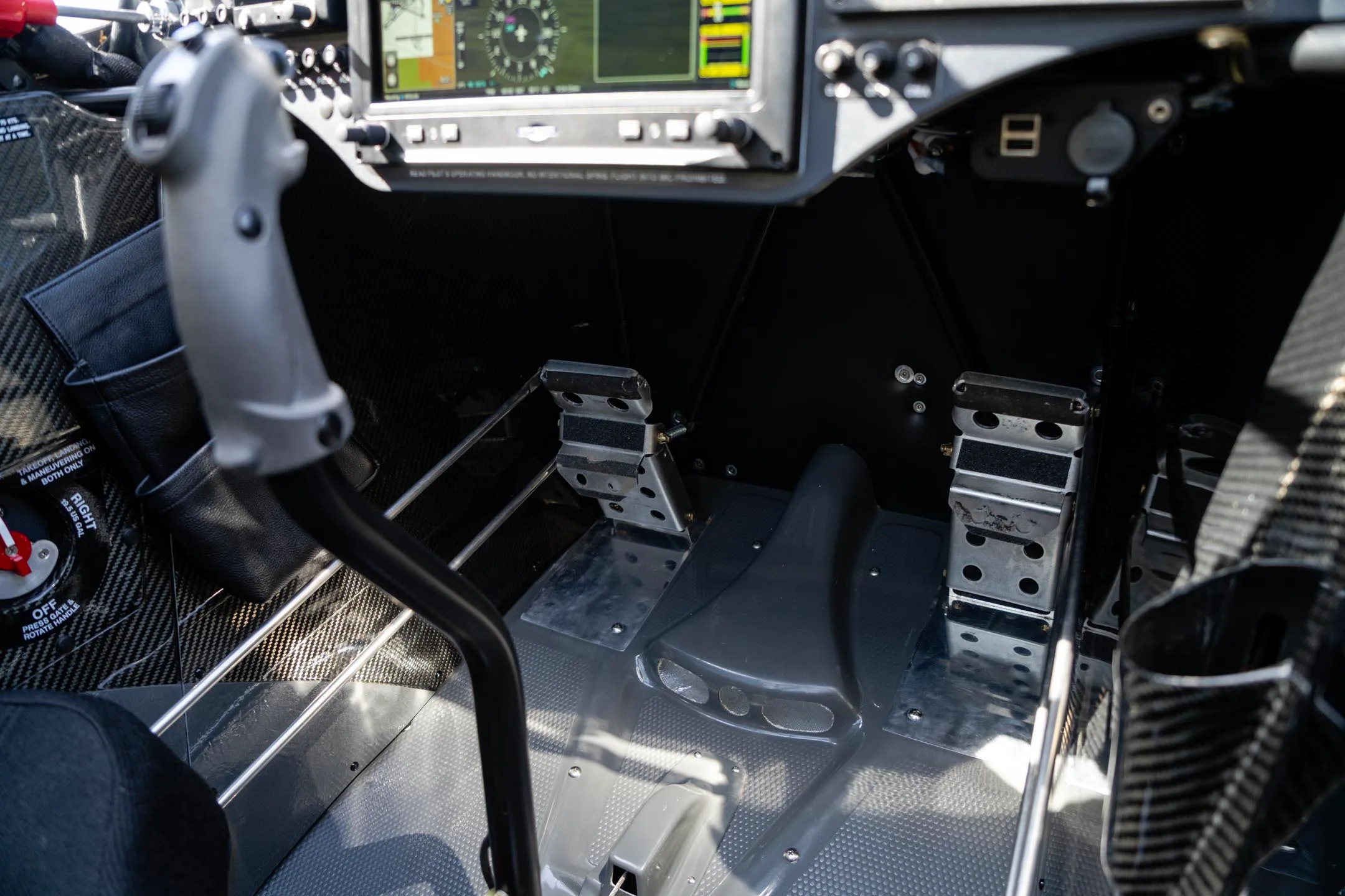 Cockpit and instrument panel of a 2021 CubCrafters.
