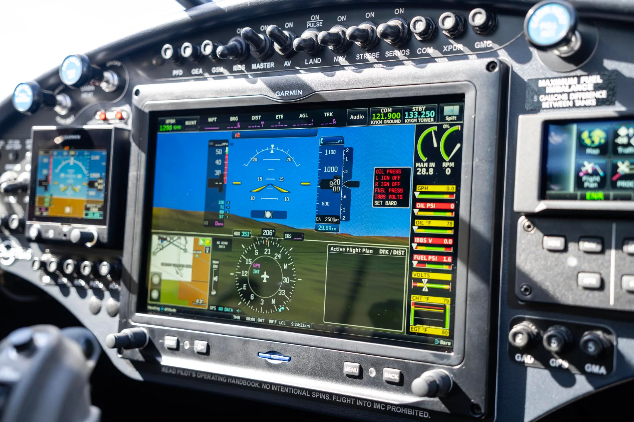 Avionics suite of a 2021 CubCrafters.