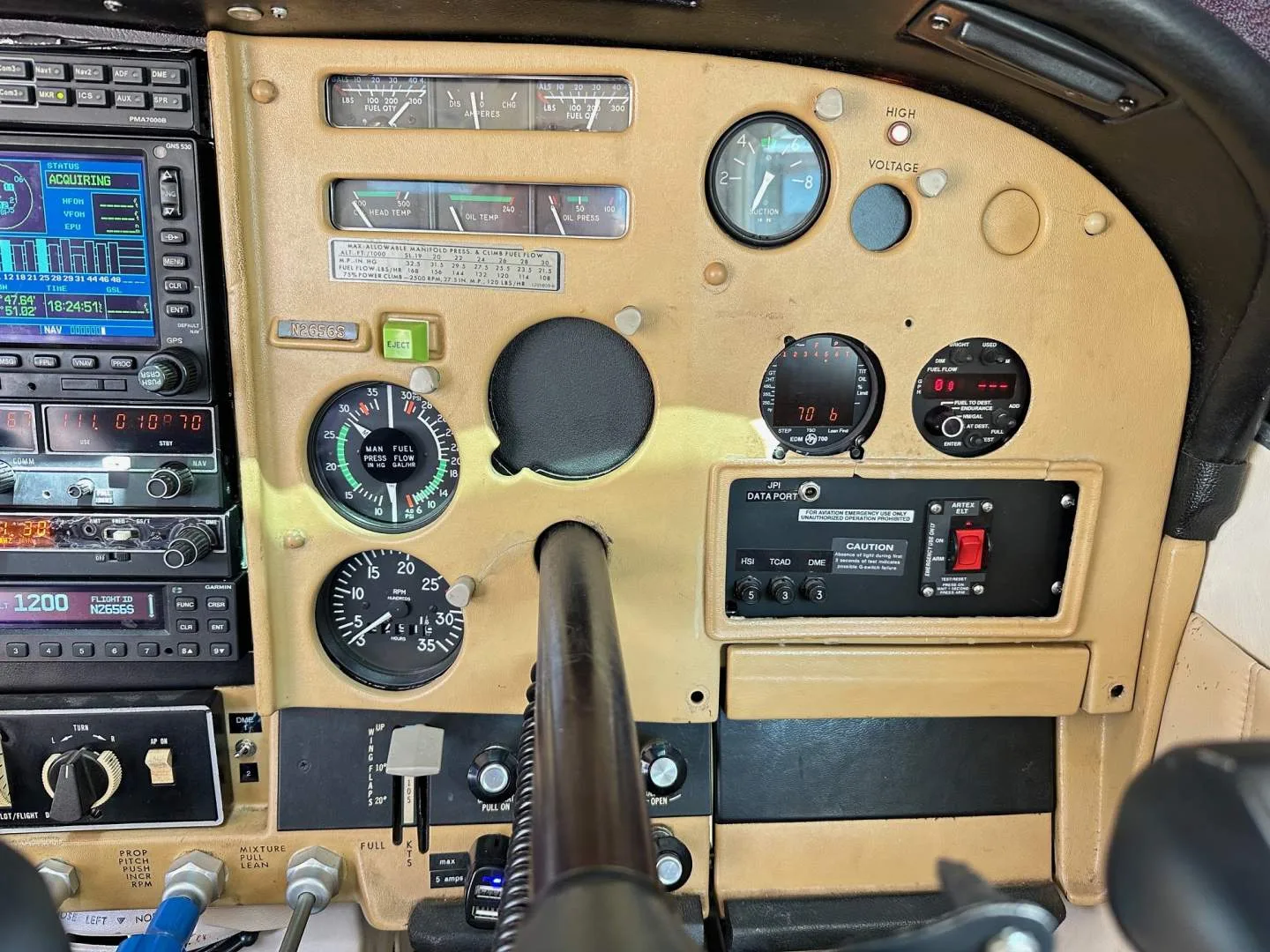 Cockpit and instrument panel of a 1976 Cessna T210L.