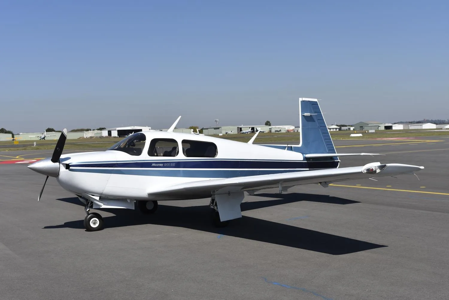 Exterior view of a 1989 Mooney M20J 201 Special Edition.