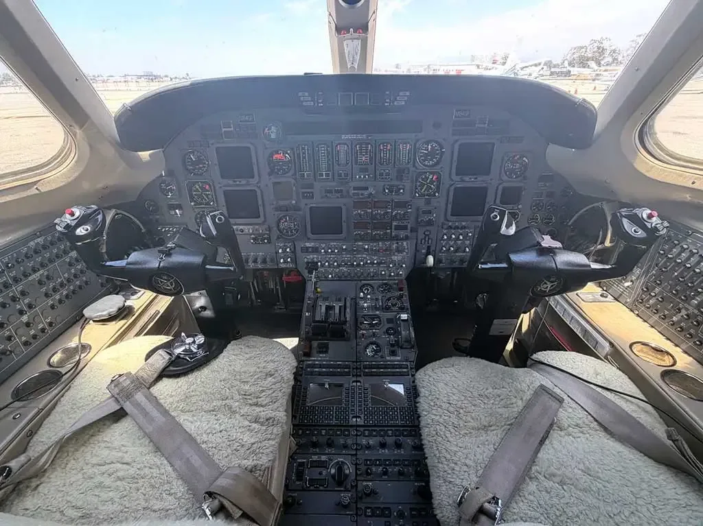 Cockpit and instrument panel of a 1995 Cessna Citation VI.