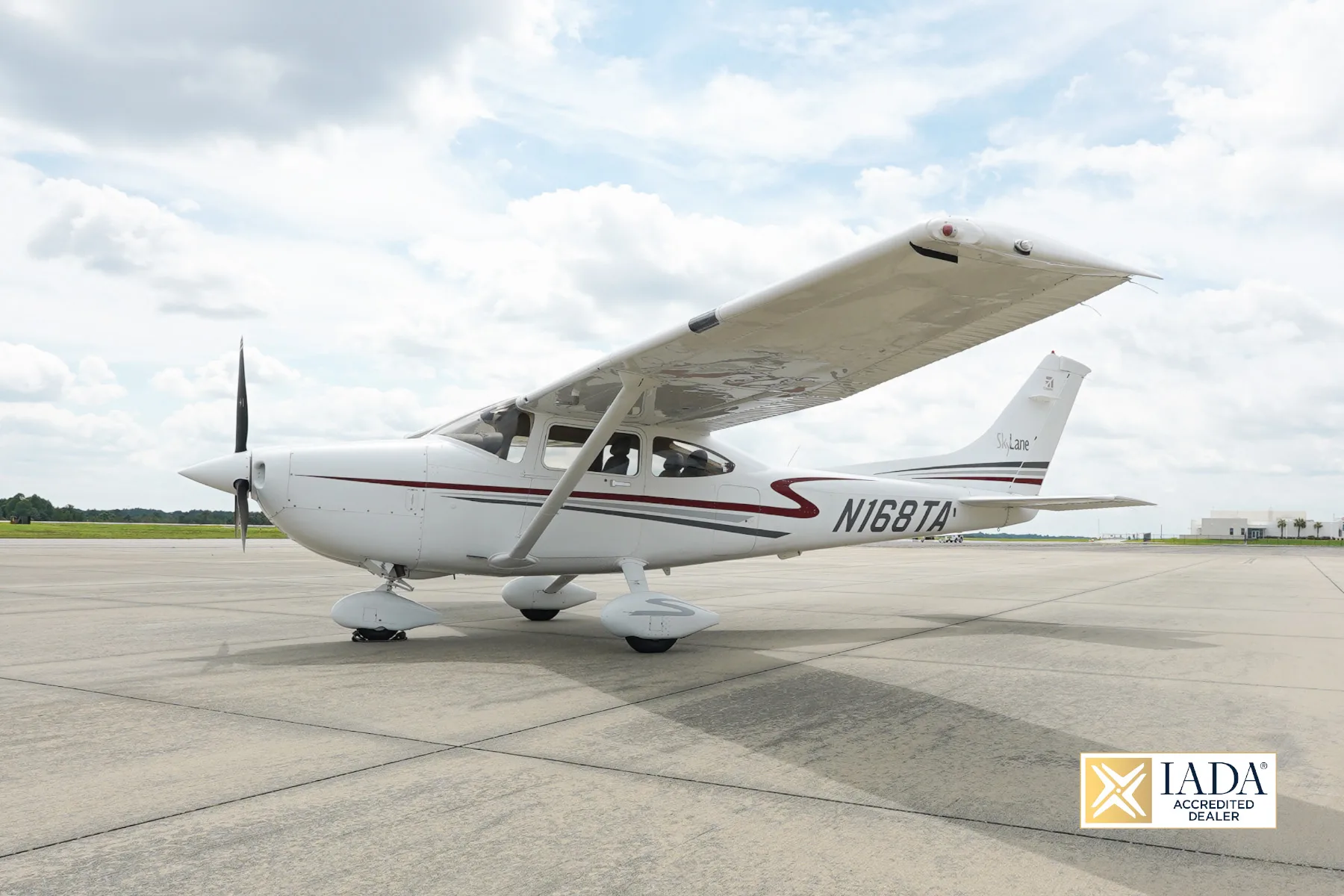 2001 CESSNA 182T SKYLANE