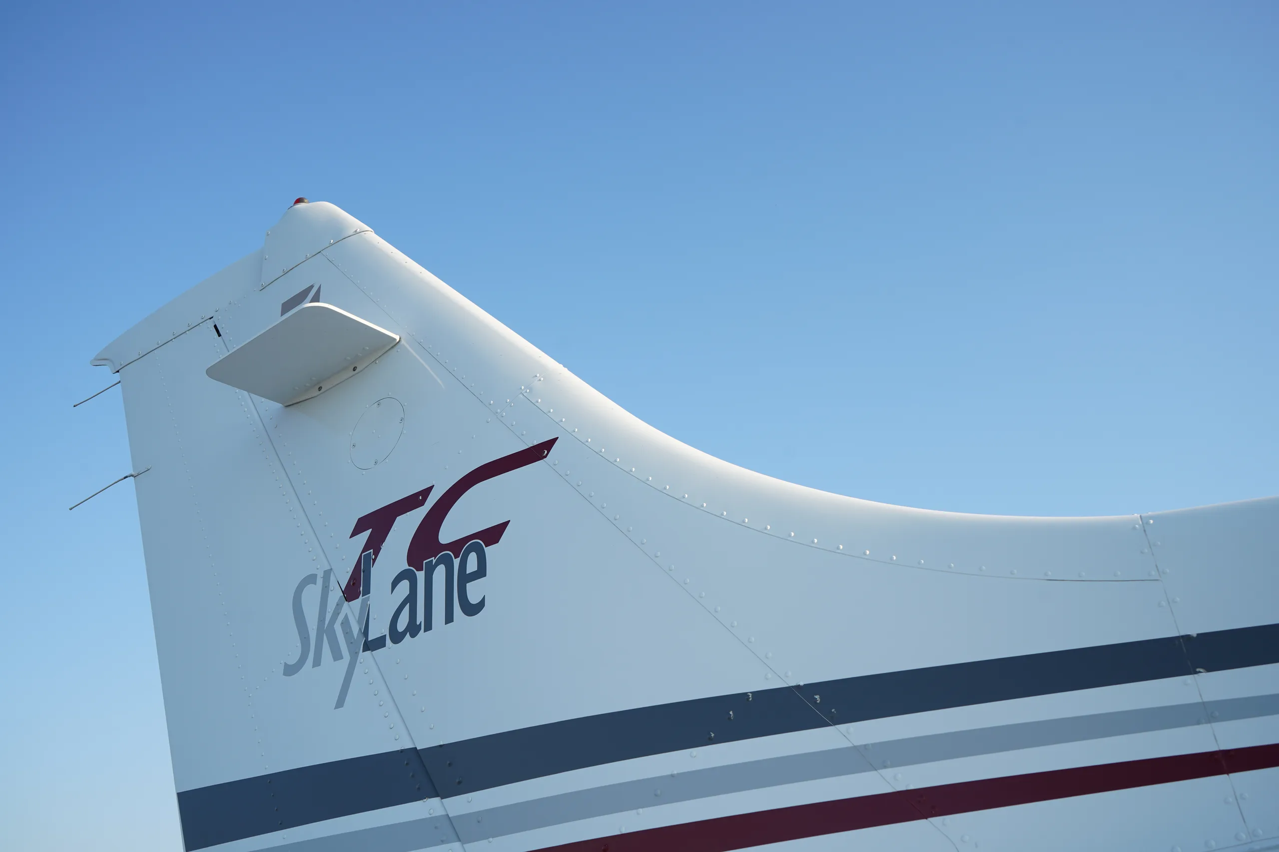 Exterior view of a 2002 Cessna TURBO 182T SKYLANE.
