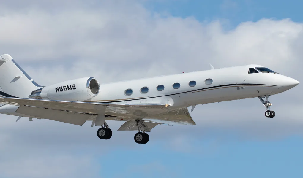 Marketing image of a 2000 Gulfstream GIV-SP.