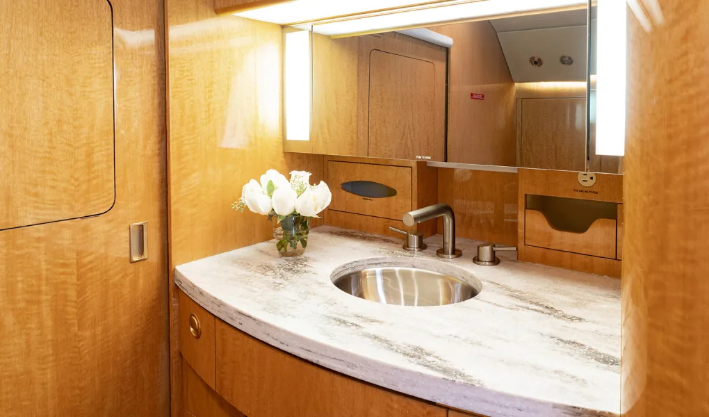 Cabin interior of a 2000 Gulfstream GIV-SP.