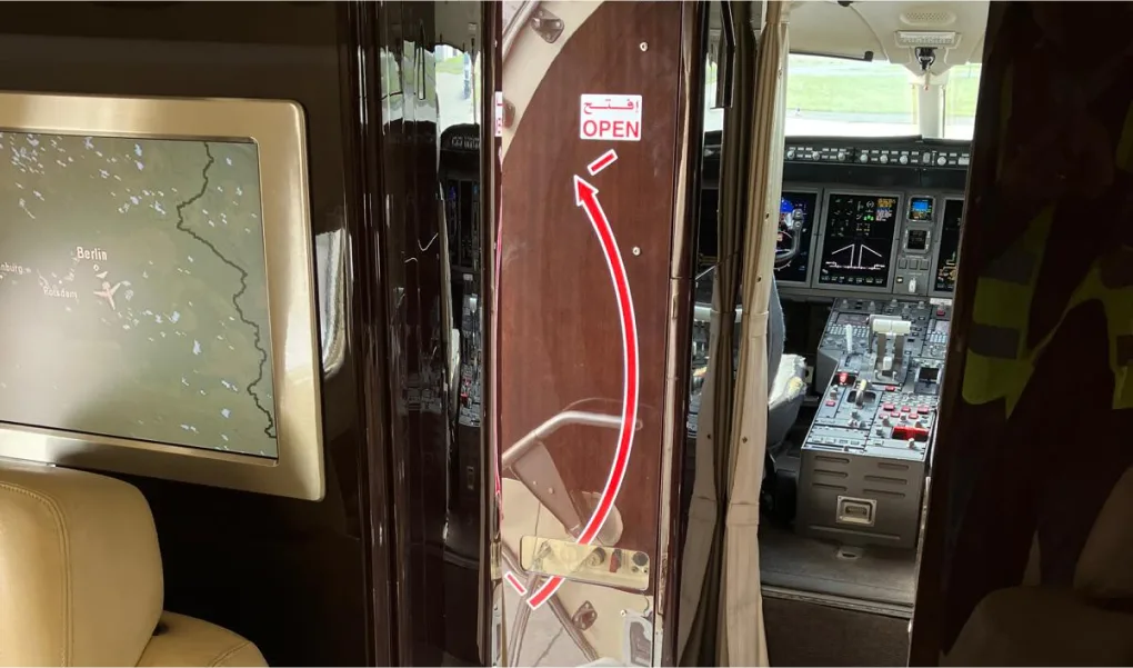Avionics suite of a 2005 Bombardier Challenger 300.