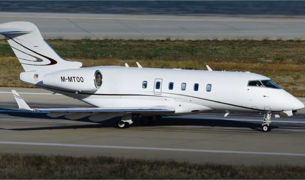 Exterior view of a 2005 Bombardier Challenger 300.