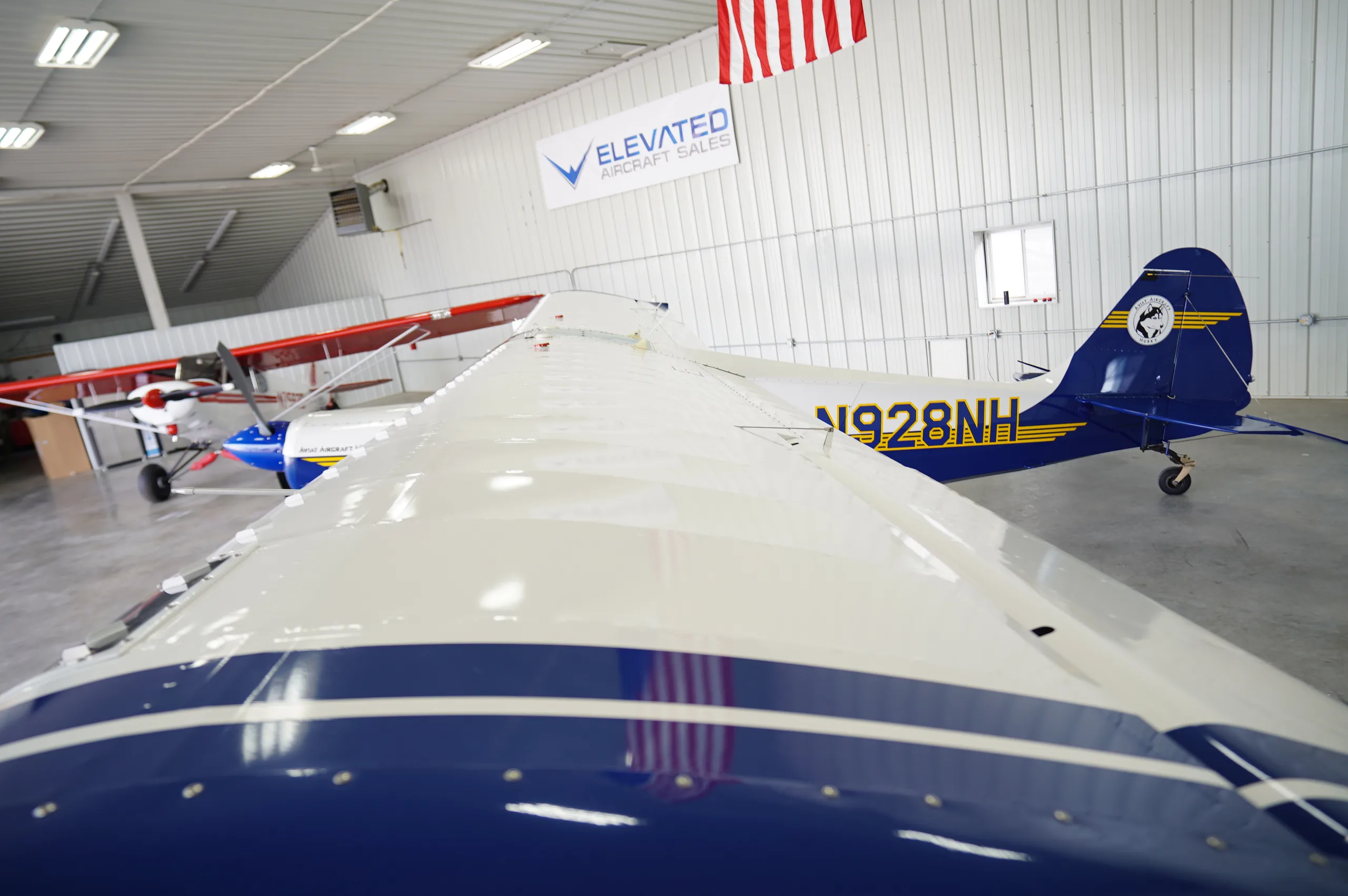 Exterior view of a 2007 Aviat Husky, N928NH.