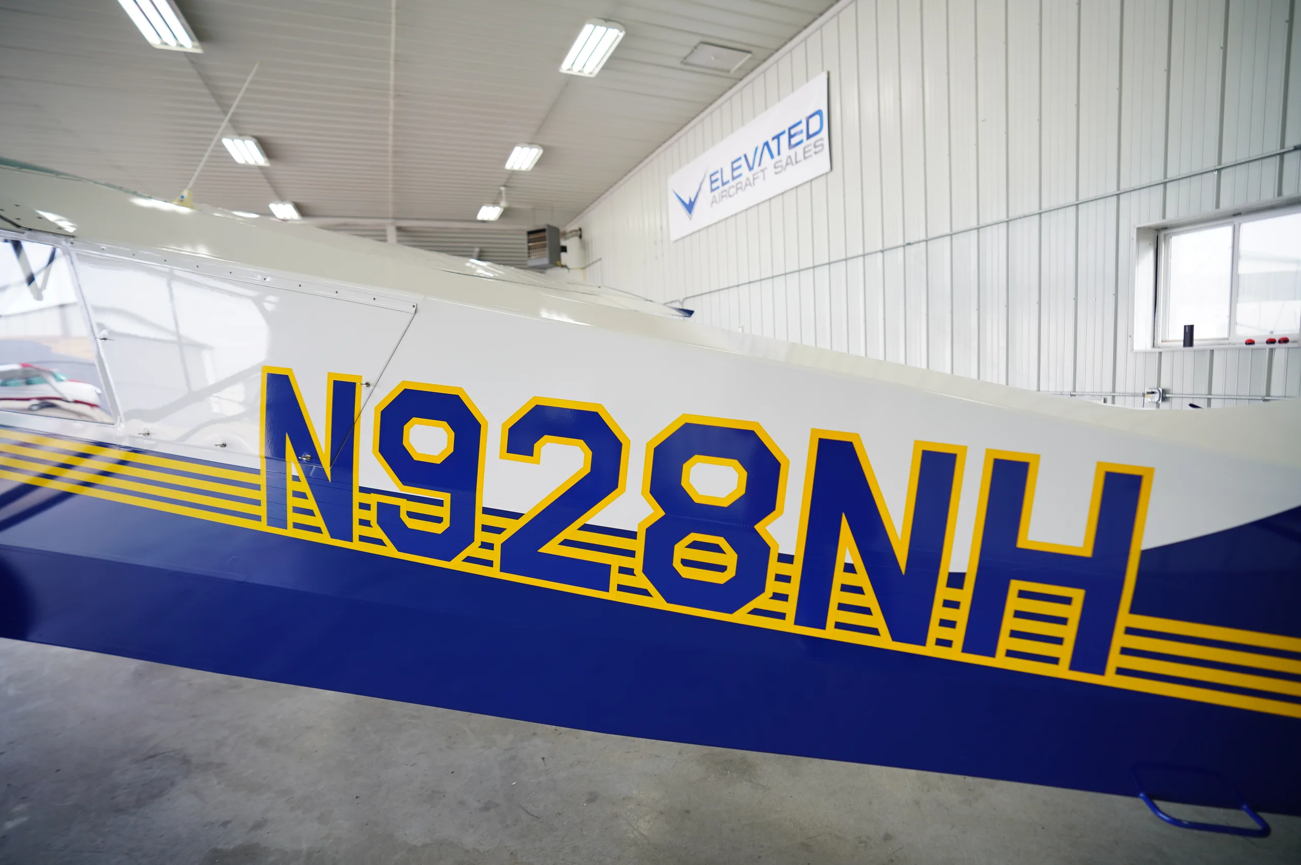 Exterior view of a 2007 Aviat Husky, N928NH.