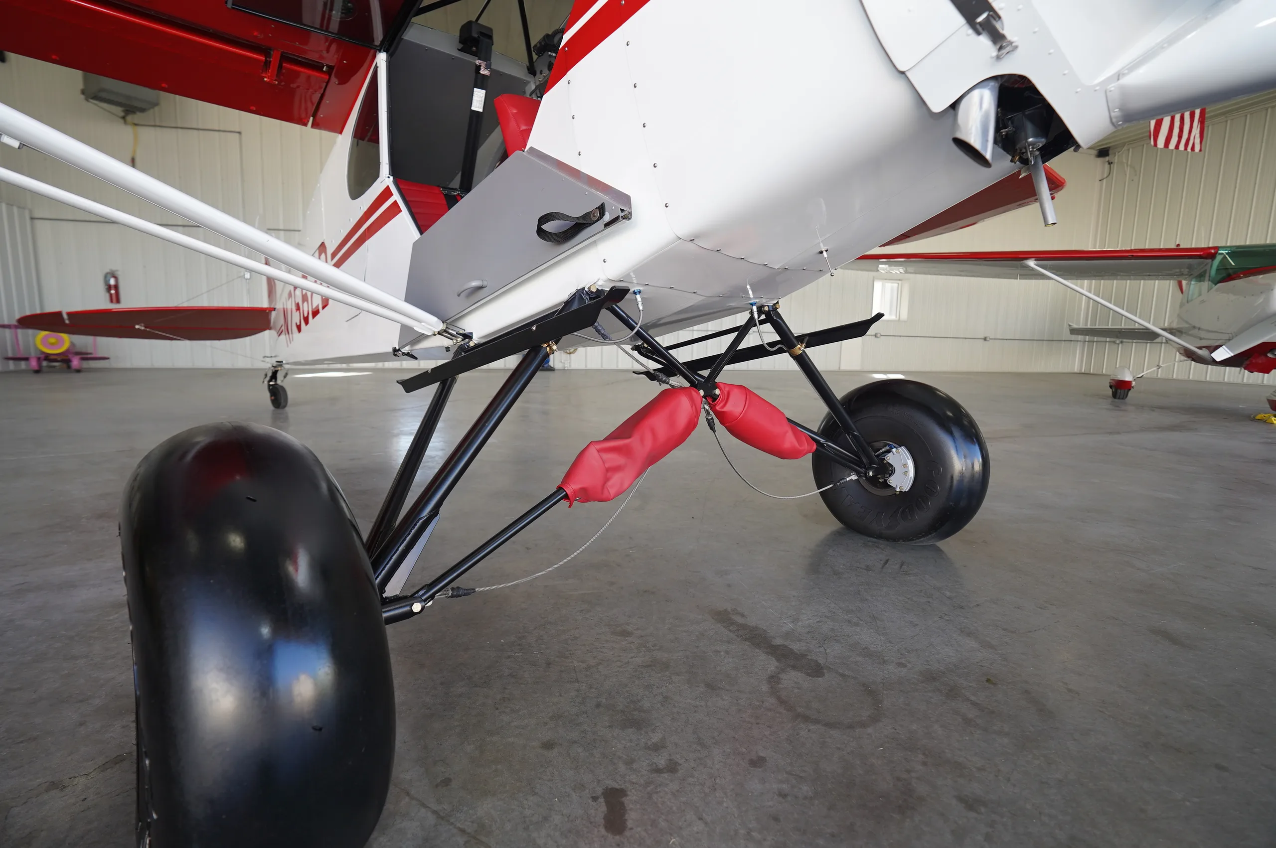 Exterior view of a 1957 Piper super cub, N7562D.