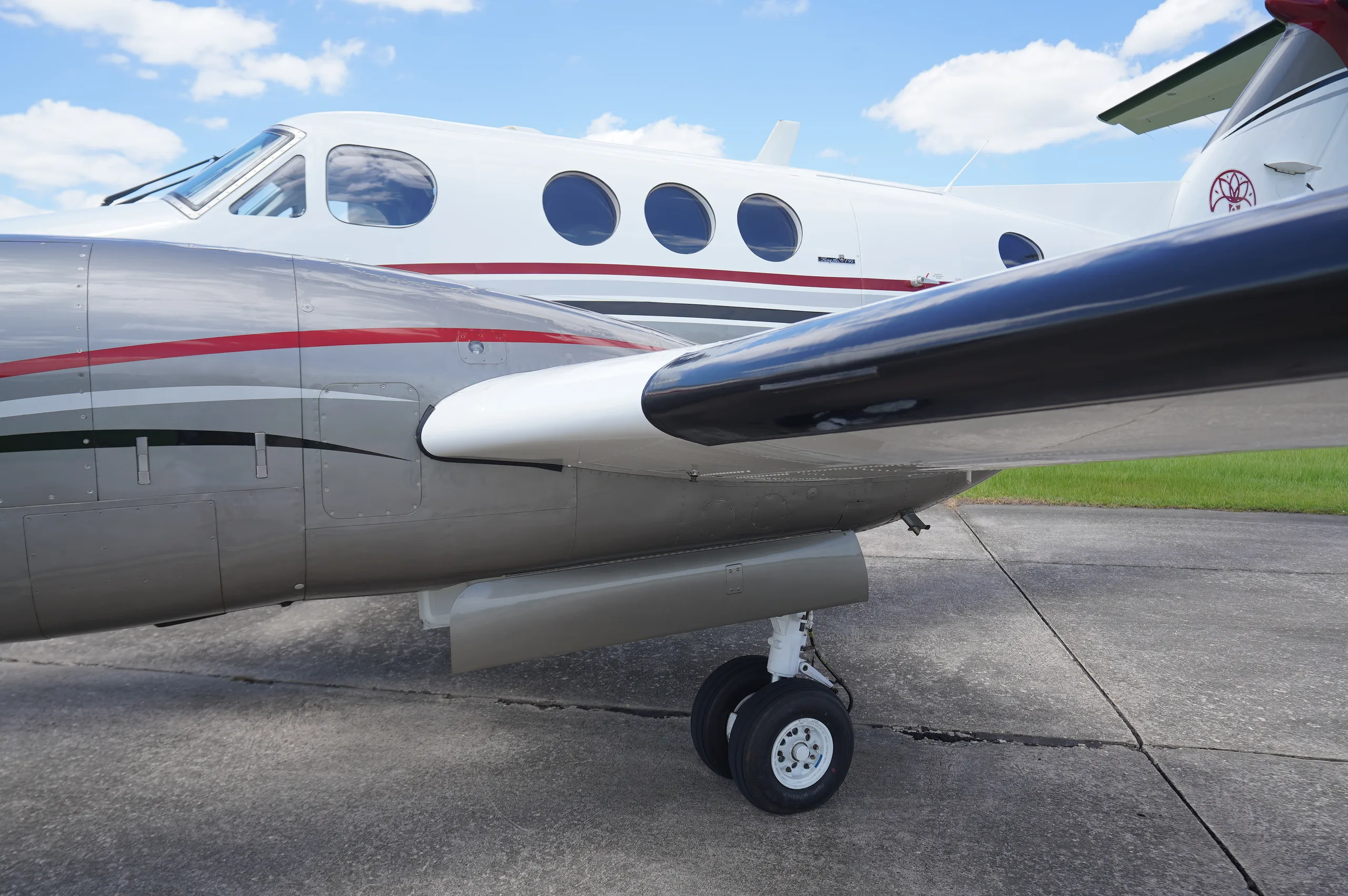Exterior view of a 1985 Beechcraft King Air F90-1, N18SF.