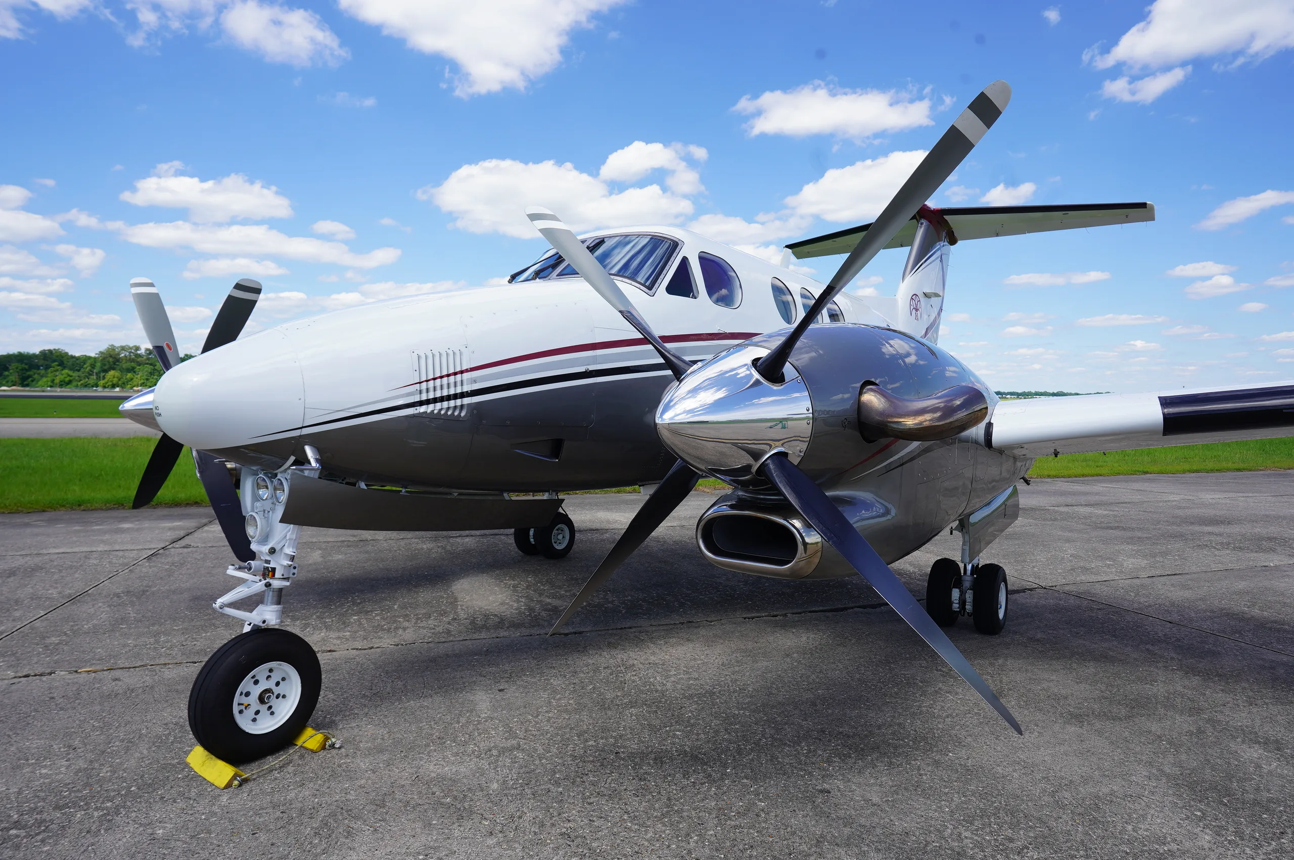 Exterior view of a 1985 Beechcraft King Air F90-1, N18SF.