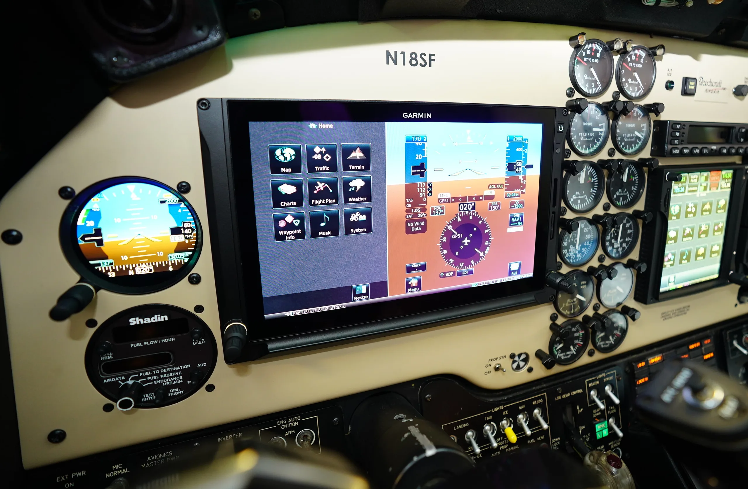 Avionics suite of a 1985 Beechcraft King Air F90-1.