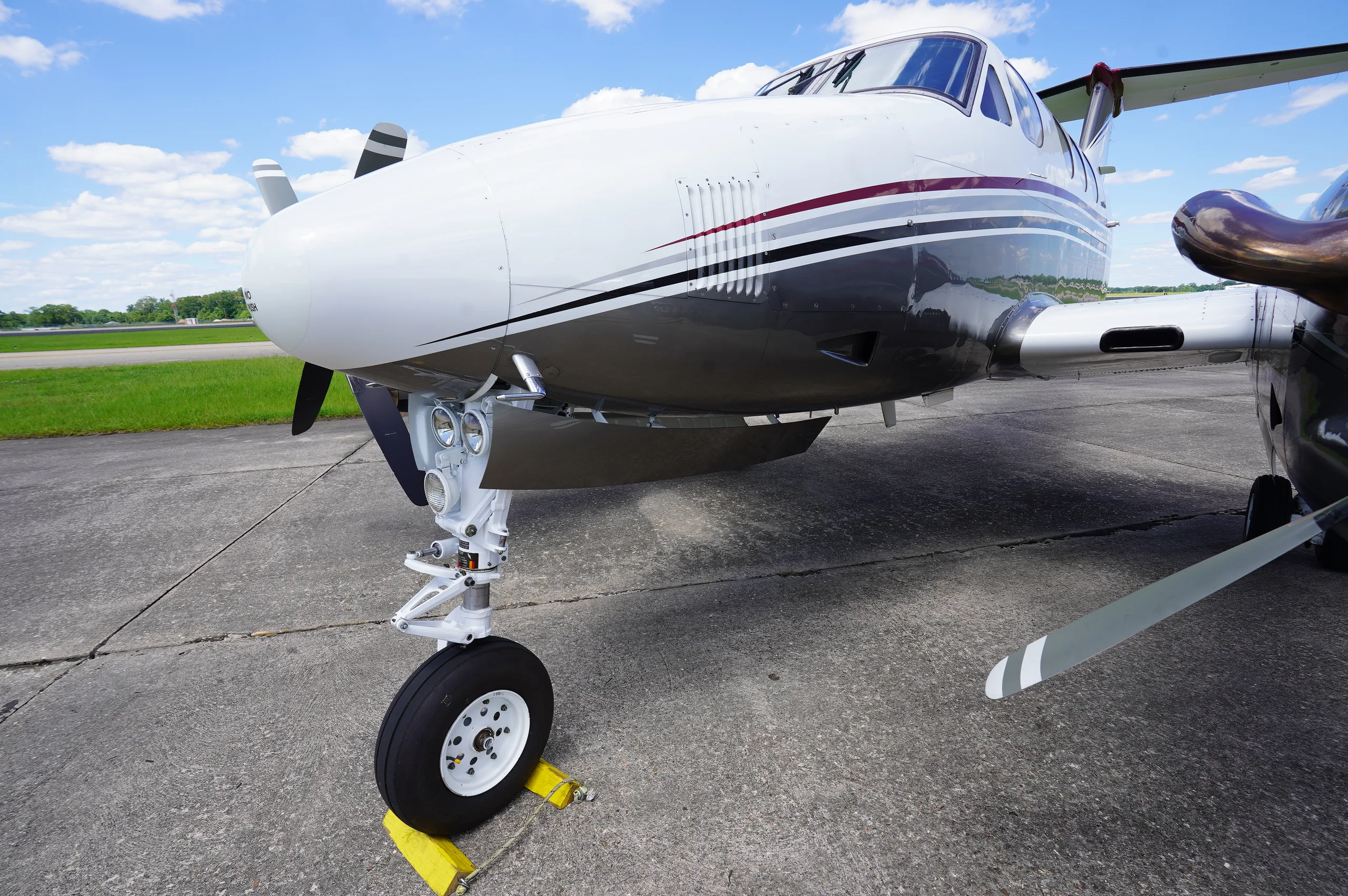 Exterior view of a 1985 Beechcraft King Air F90-1, N18SF.