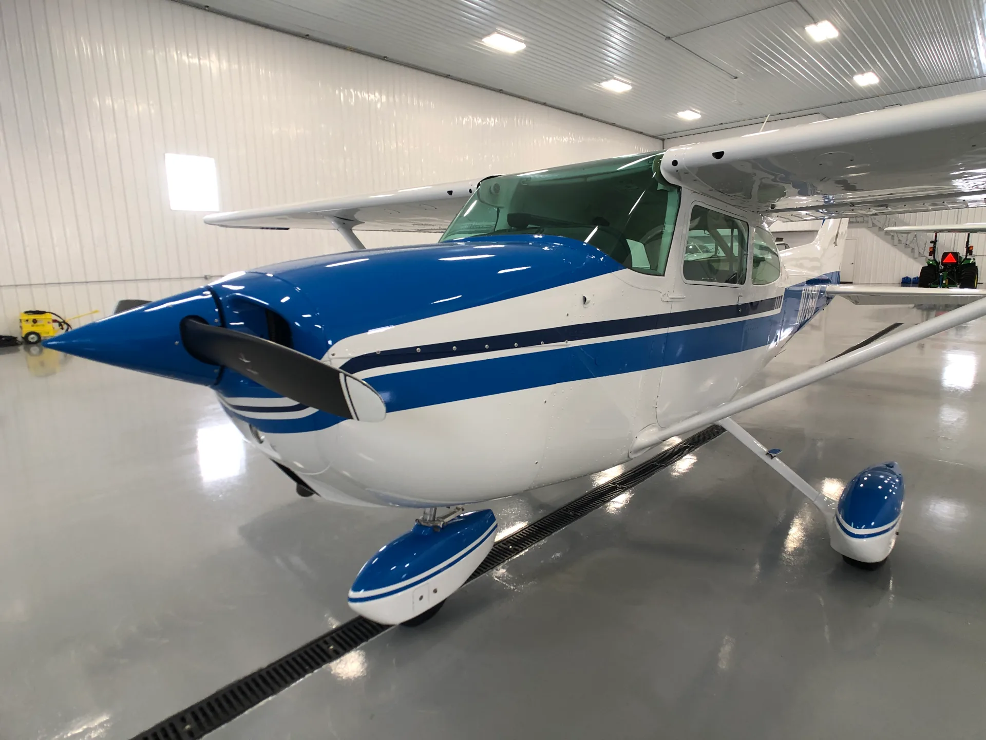 N1768V 1974 Cessna 172 - Elite Air Service
