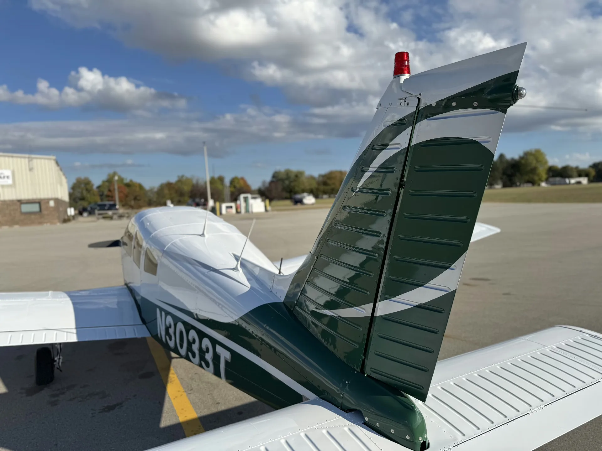 Exterior view of a 1979 Piper PA-28-161 - Elite Air Service.