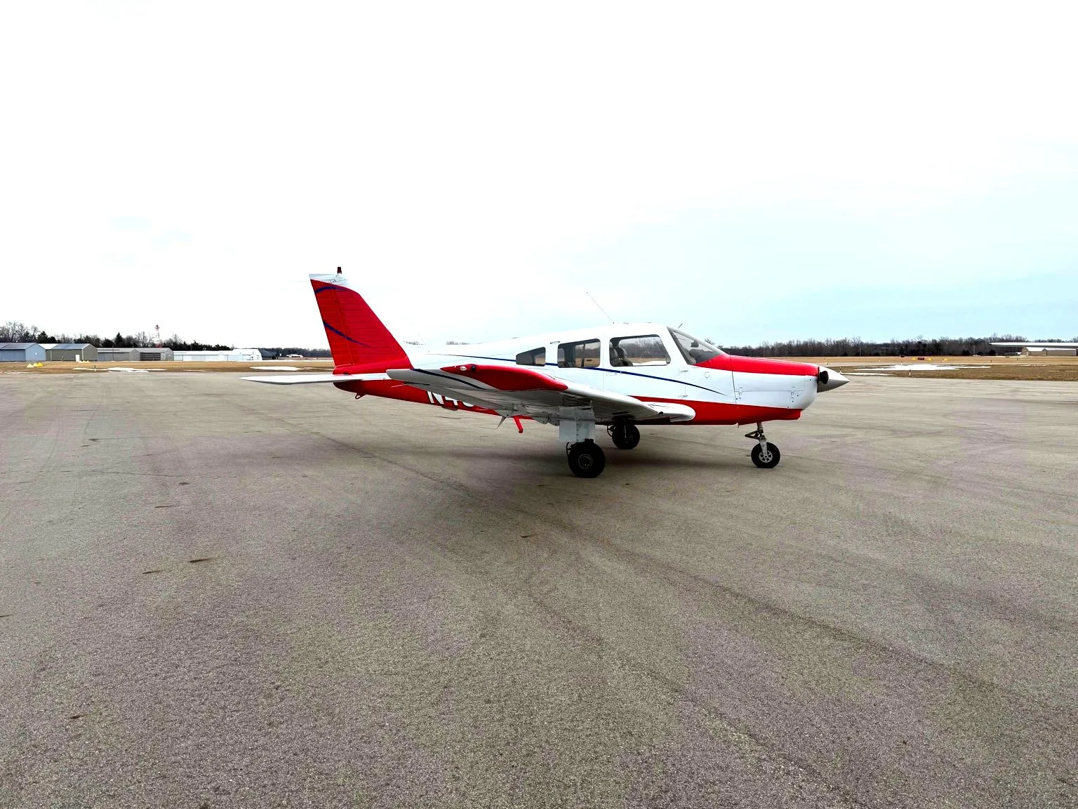 Exterior view of a 1984 Piper PA-28-161 - Elite Air Service.