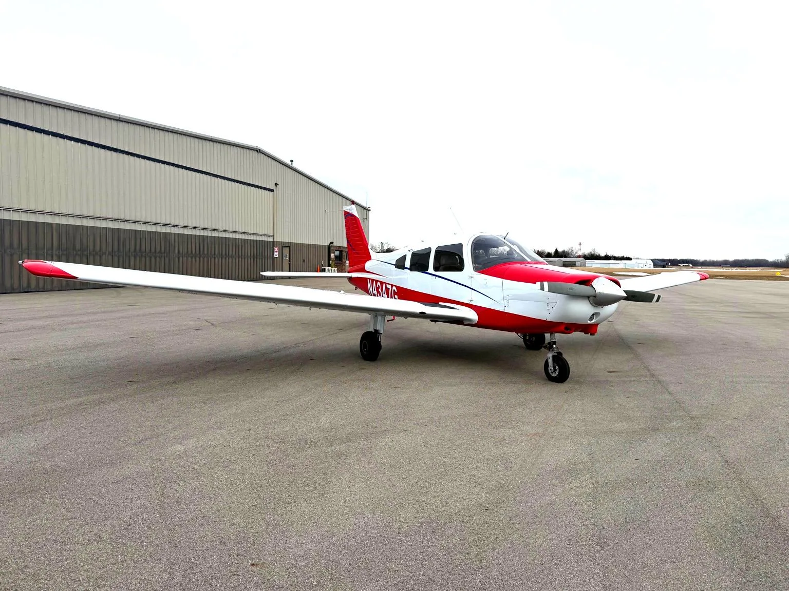Exterior view of a 1984 Piper PA-28-161 - Elite Air Service.