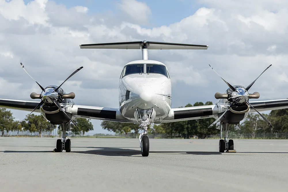 Exterior view of a 1997 Beechcraft King Air B200, N436EA.
