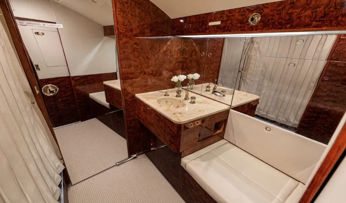 Cabin interior of a 1998 Gulfstream GIV-SP.