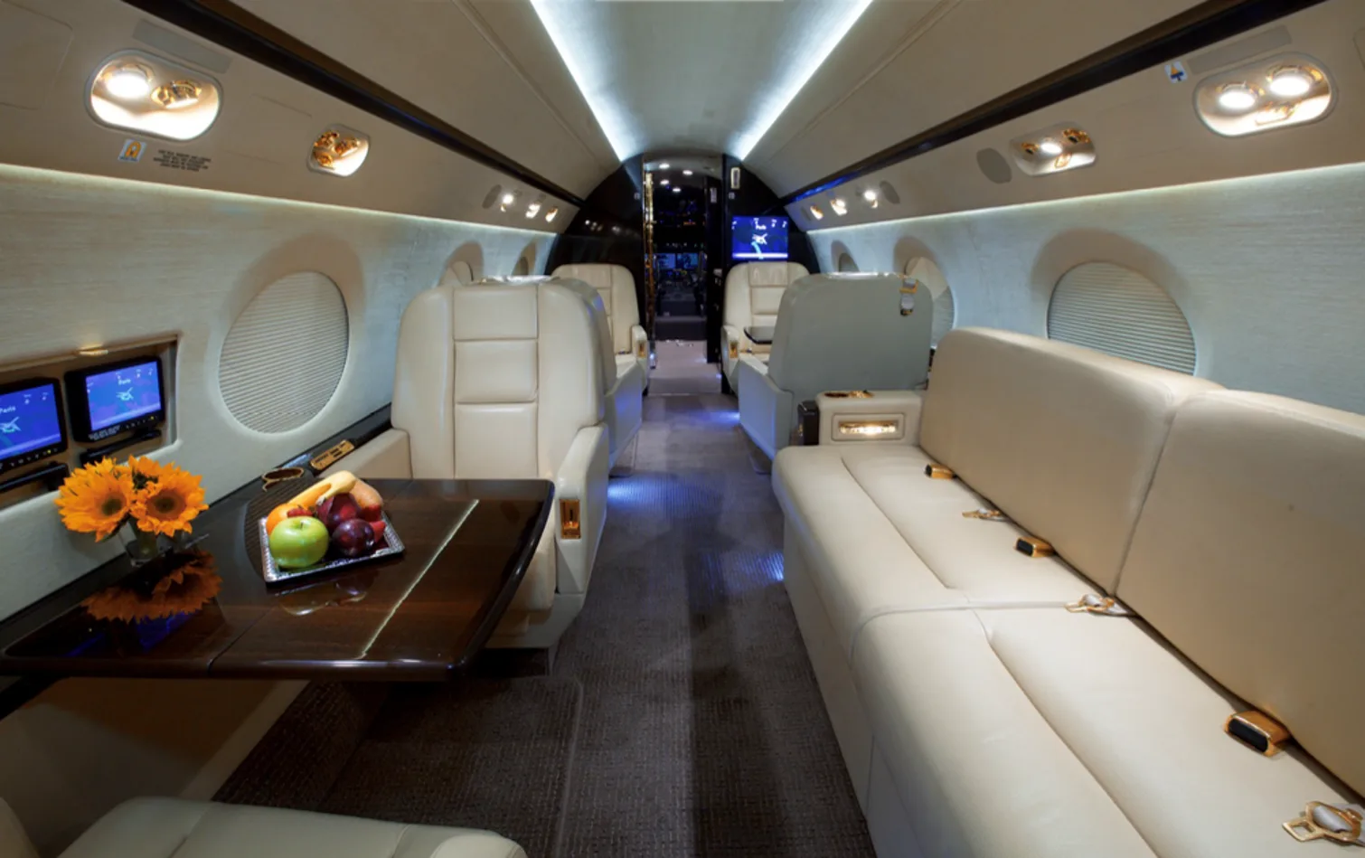 Cabin interior of a 2010 Gulfstream G550.