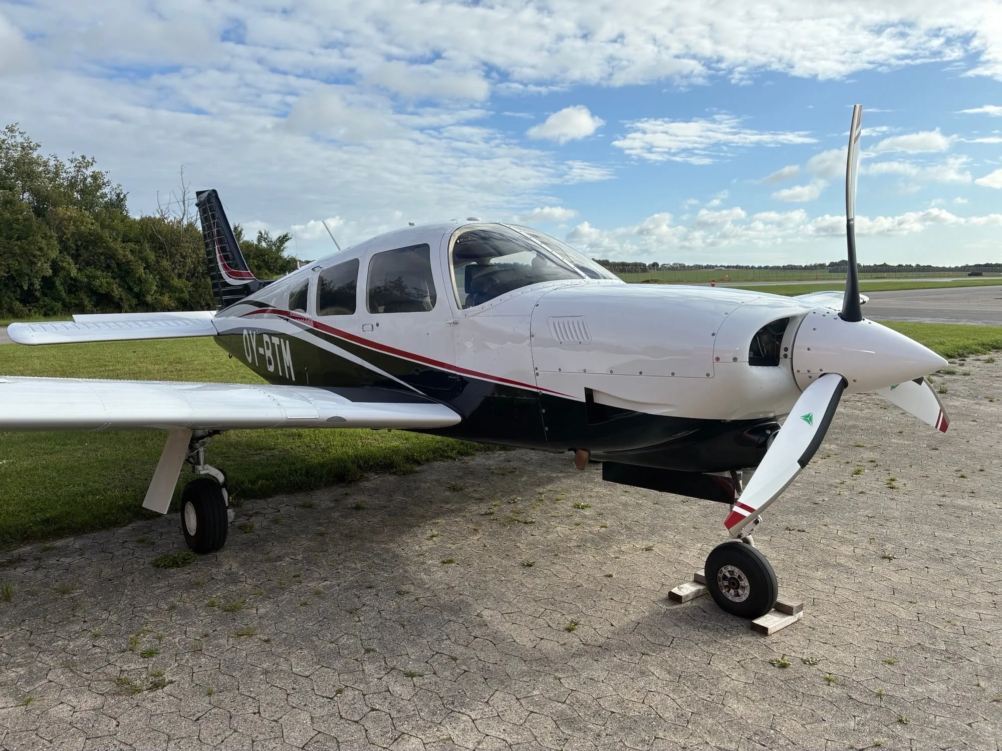 Marketing image of a 1977 Piper Turbo Arrow III.