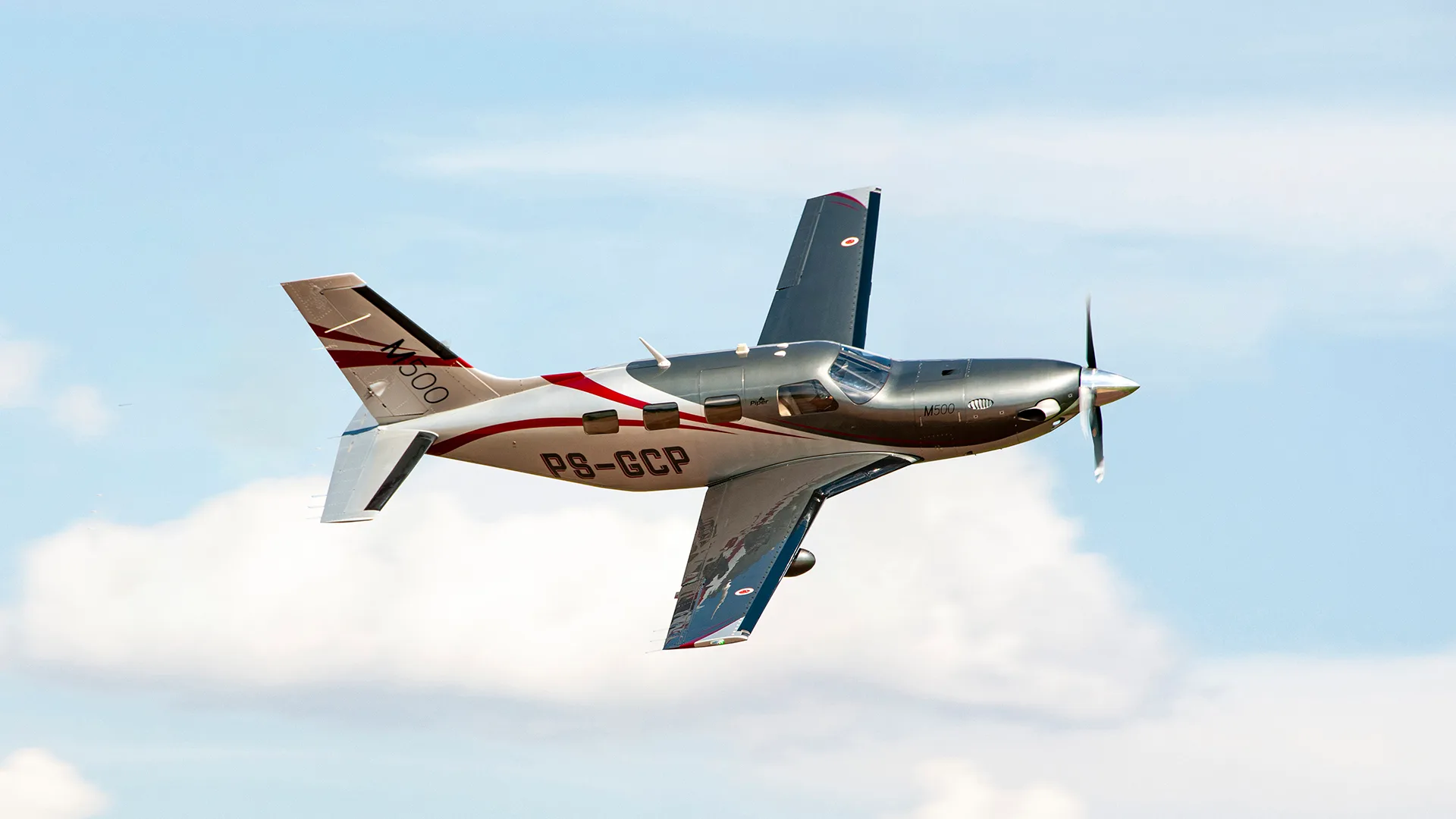 Marketing image of a 1999 Piper Saratoga II HP.