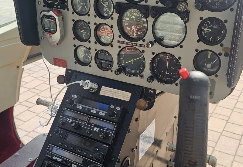 Cockpit and instrument panel of a Bell 206B JRIII.