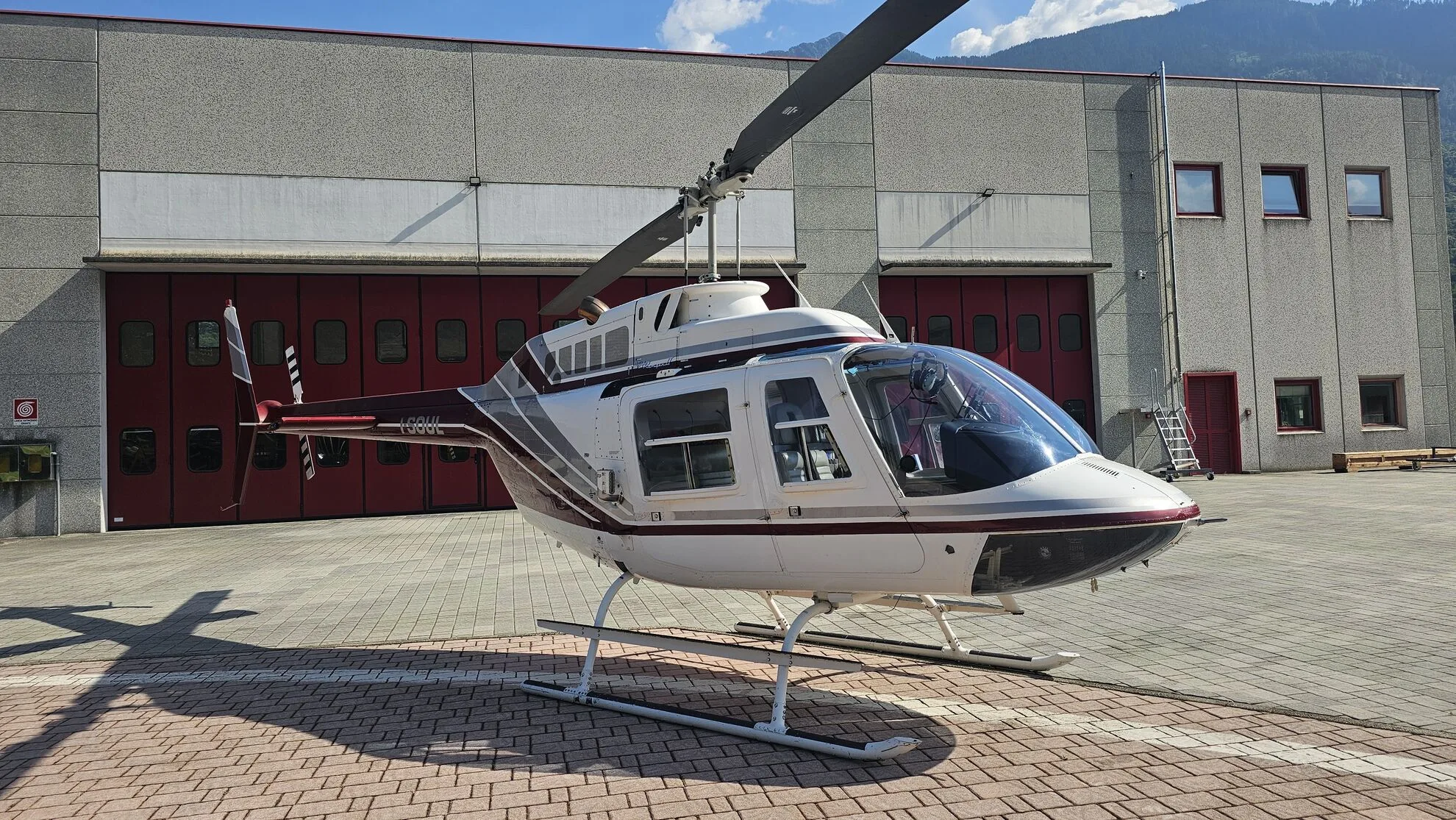 Exterior view of a Bell 206B JRIII, I-SOUL.