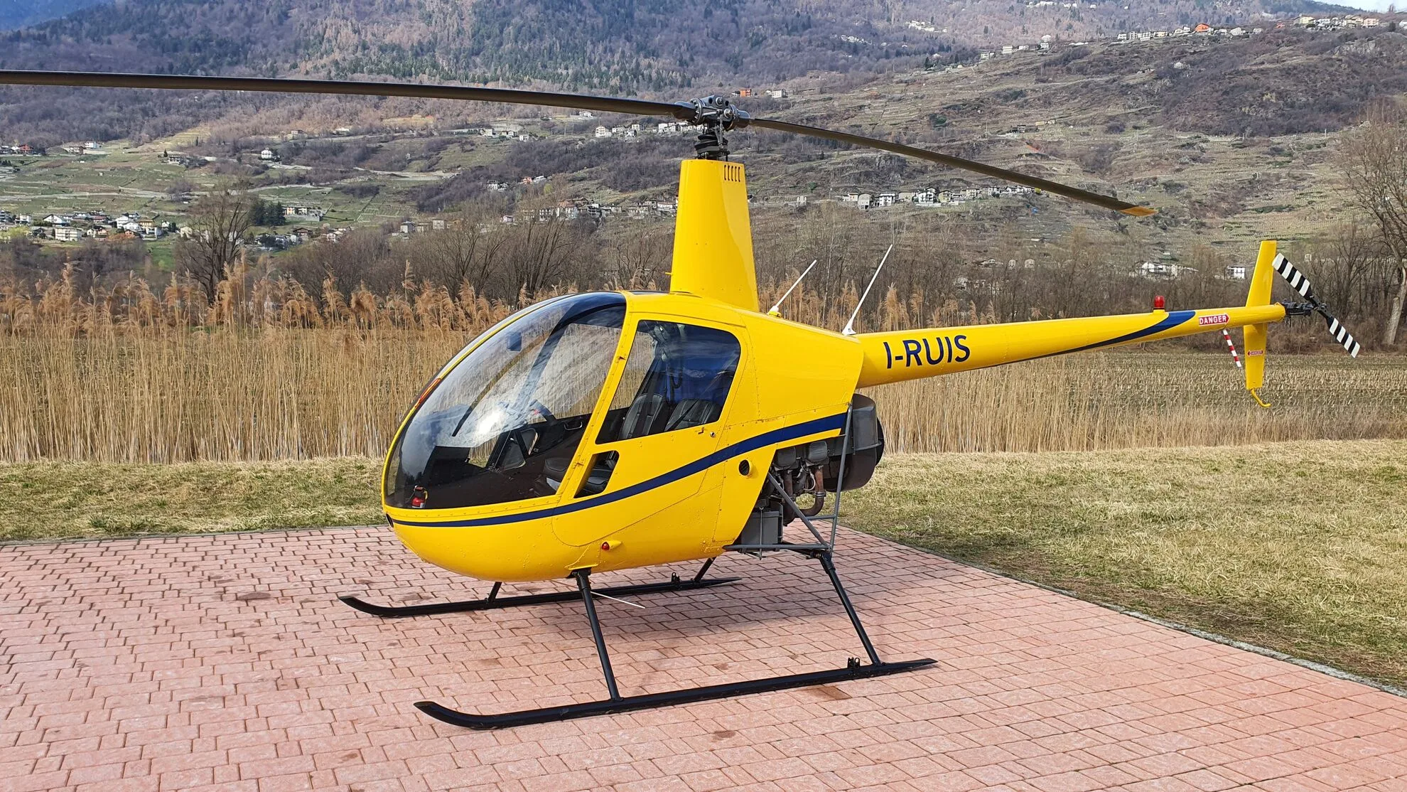Marketing image of a 2002 Robinson R22 Beta II.