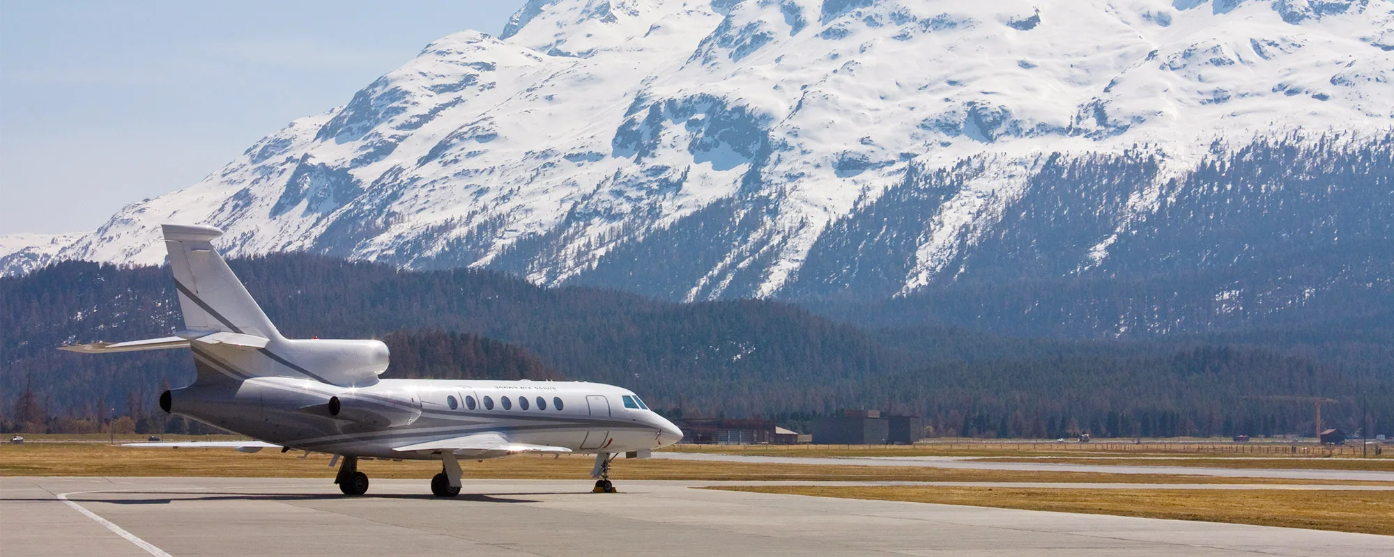 Exterior view of a 1996 Dassault Falcon 50EX.
