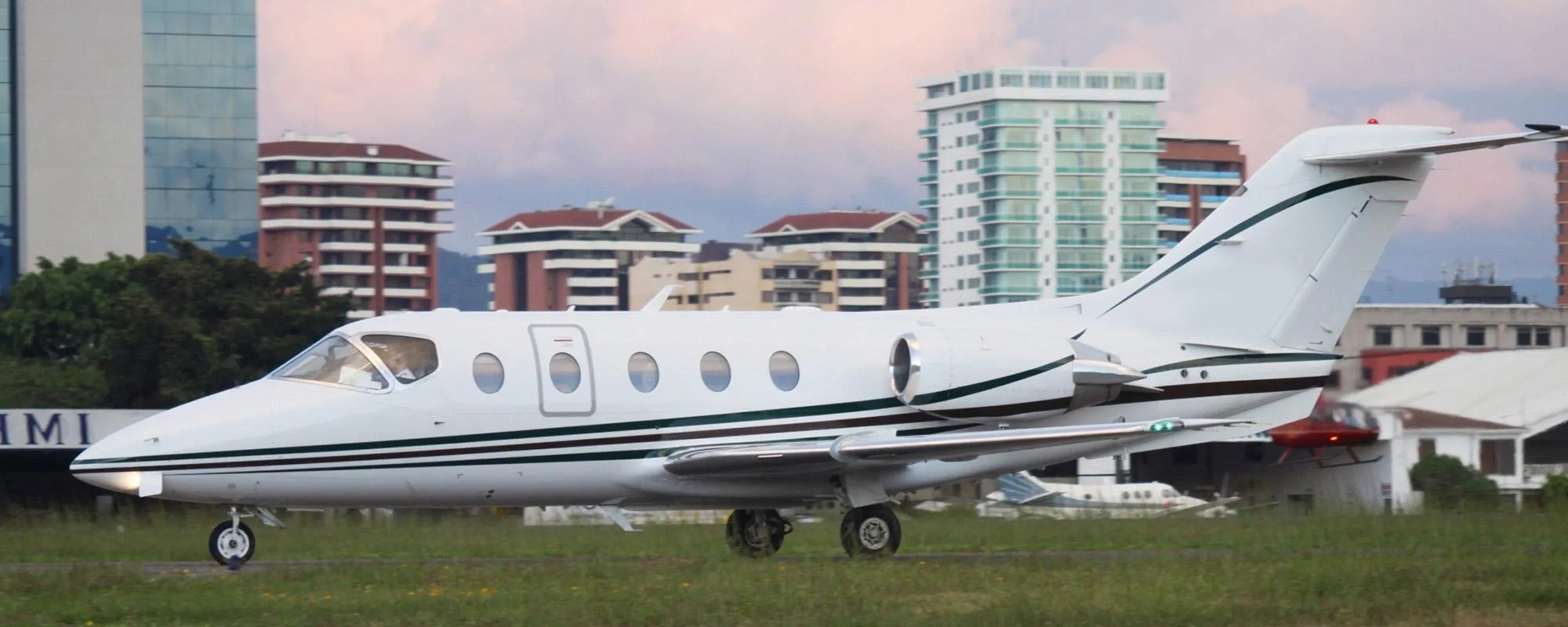 Exterior view of a 2011 Hawker 400XT.
