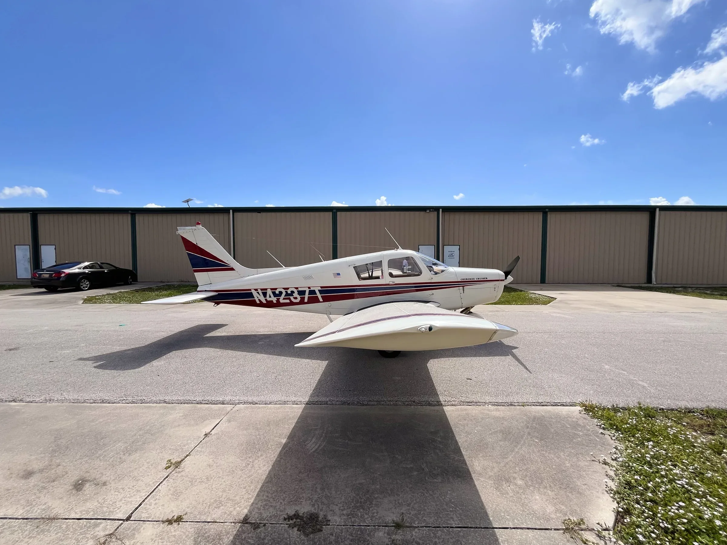 Exterior view of a 1972 Piper Cherokee 140/160, N4237T.