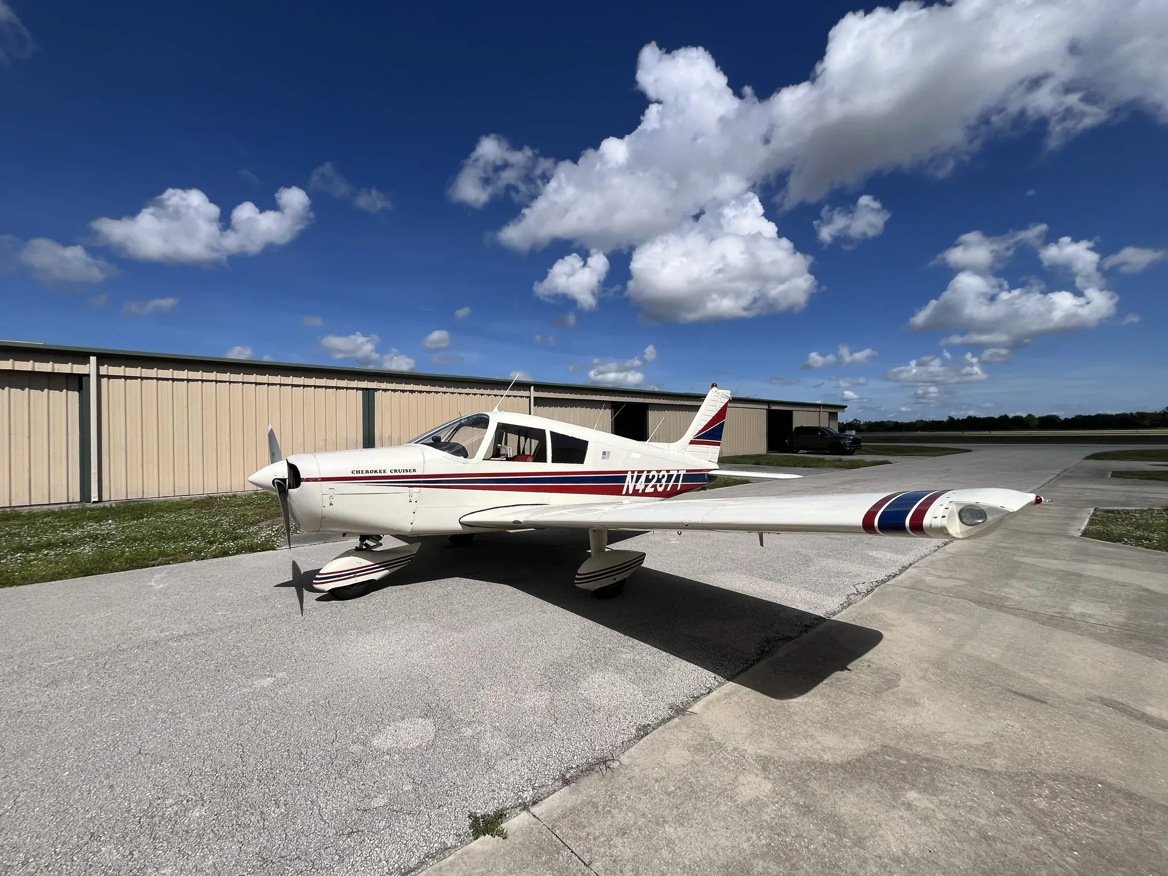 Exterior view of a 1972 Piper Cherokee 140/160, N4237T.