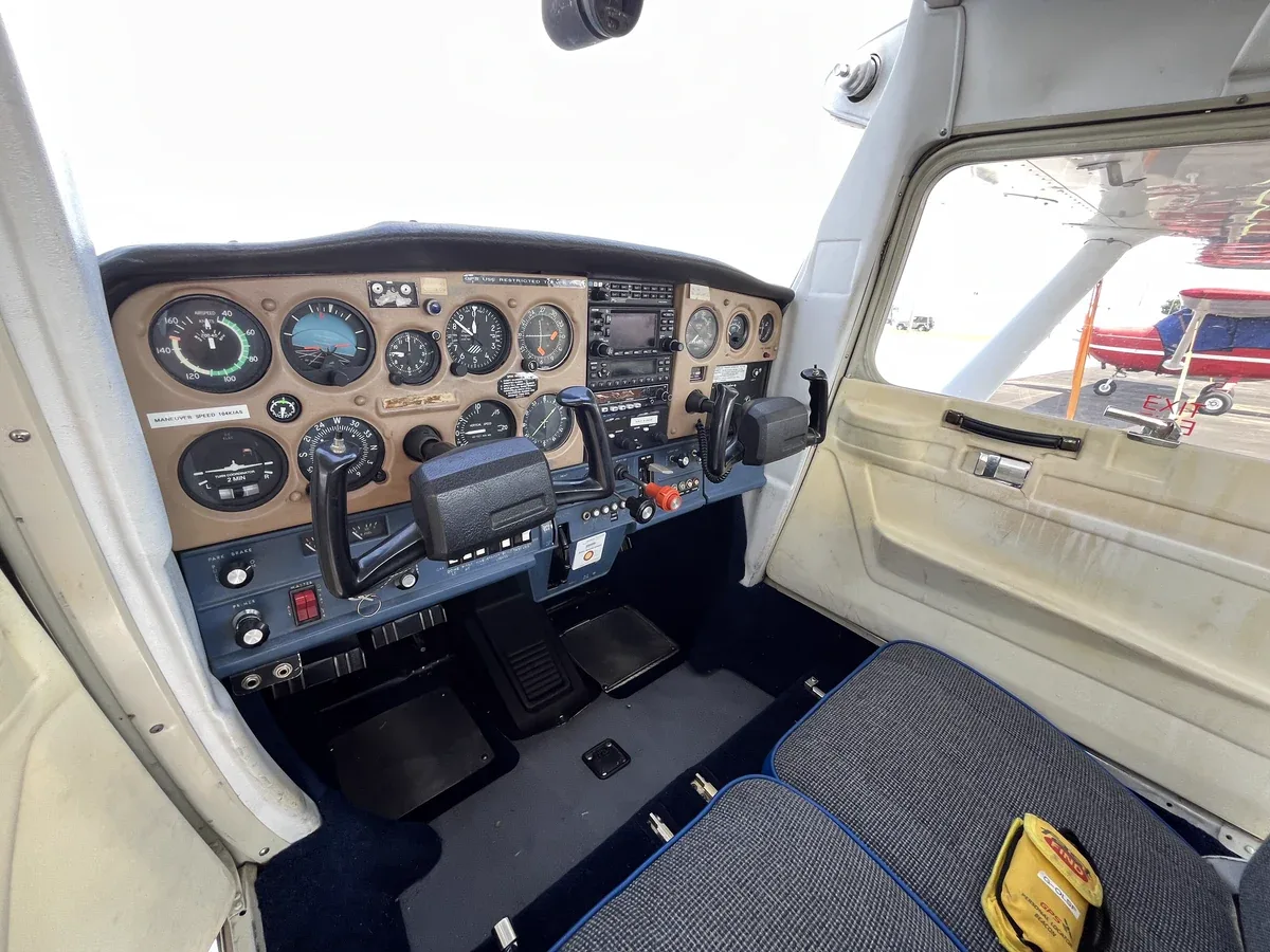 Cockpit and instrument panel of a 1978 Cessna 152.