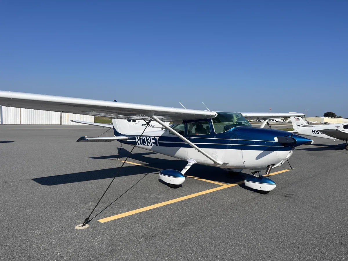 Exterior view of a 1980 Cessna 172N Skyhawk, N733ET.